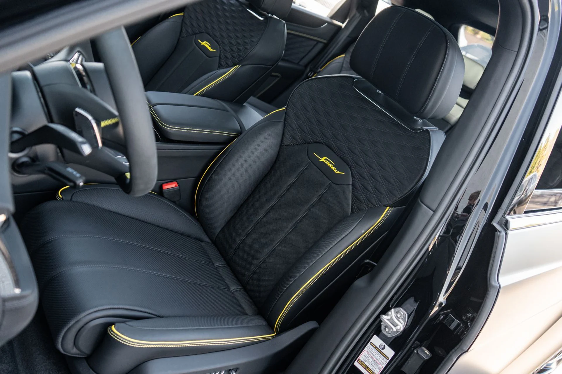 mph025_2555359764_c01543f8_70f6_4af9_8994_8e17de735a2b_c82bdc8e9b