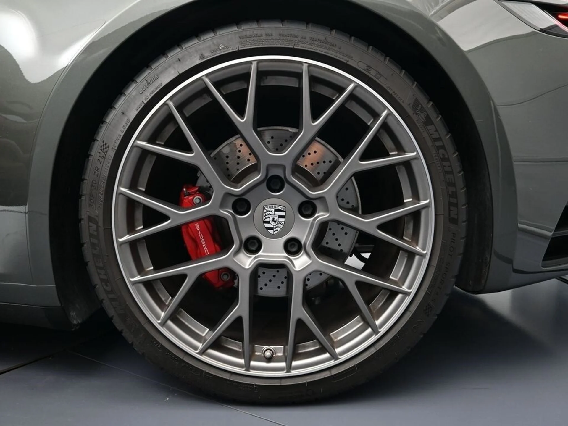 mph025_2560962787_7962dd547f8b8269fe1bcd1db8d106e1x_4db41c5445