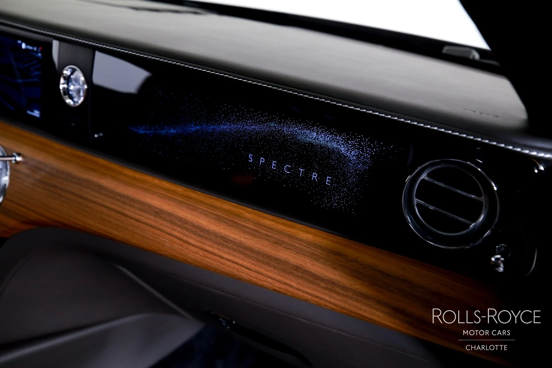 mph025_2566231383_Used_2025_Rolls_Royce_Spectre_1759510390_3f71a12df3