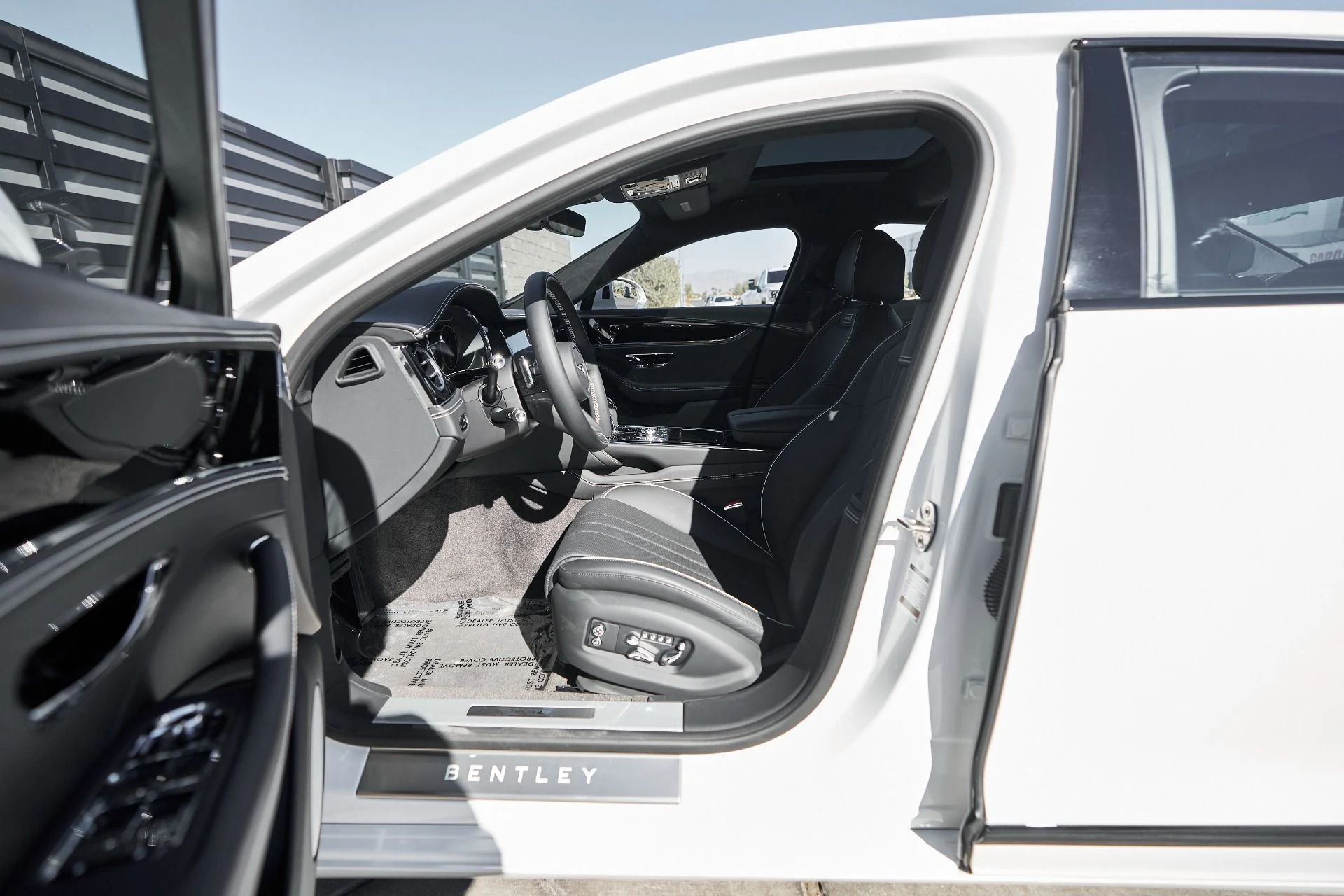 mph025_2572656636_Used_2024_Bentley_Flying_Spur_S_1761779906_e7f9213a9d