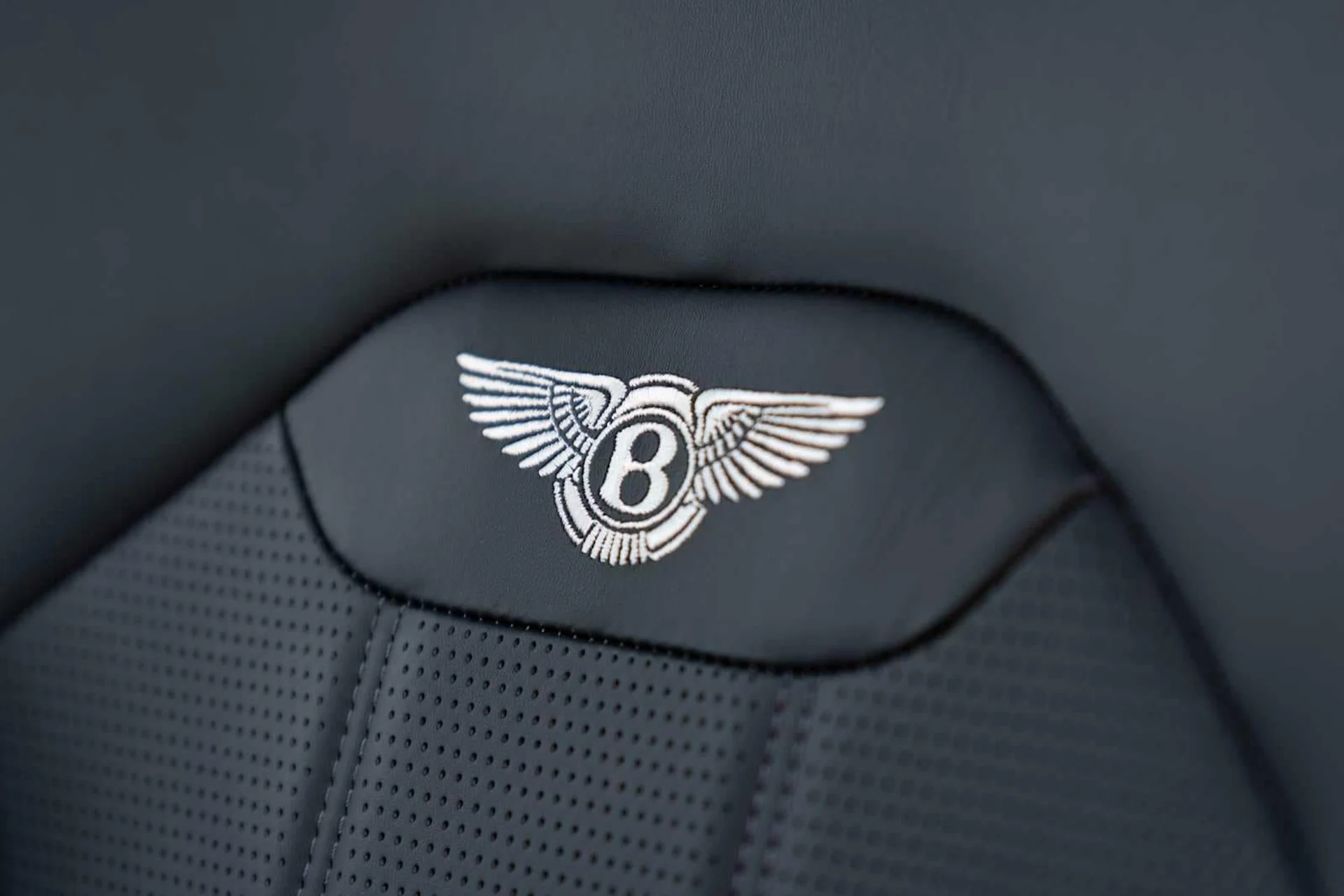 mph025_2573936096_1686f8569cf038a0a077452e7b61e460x_4c9d9057eb