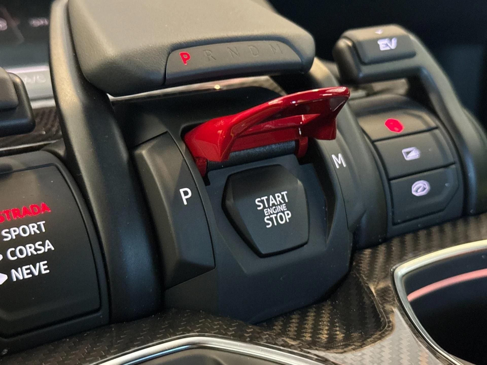 mph025_2576207582_New_2025_Lamborghini_Urus_SE_1755094468_70aaaa622e
