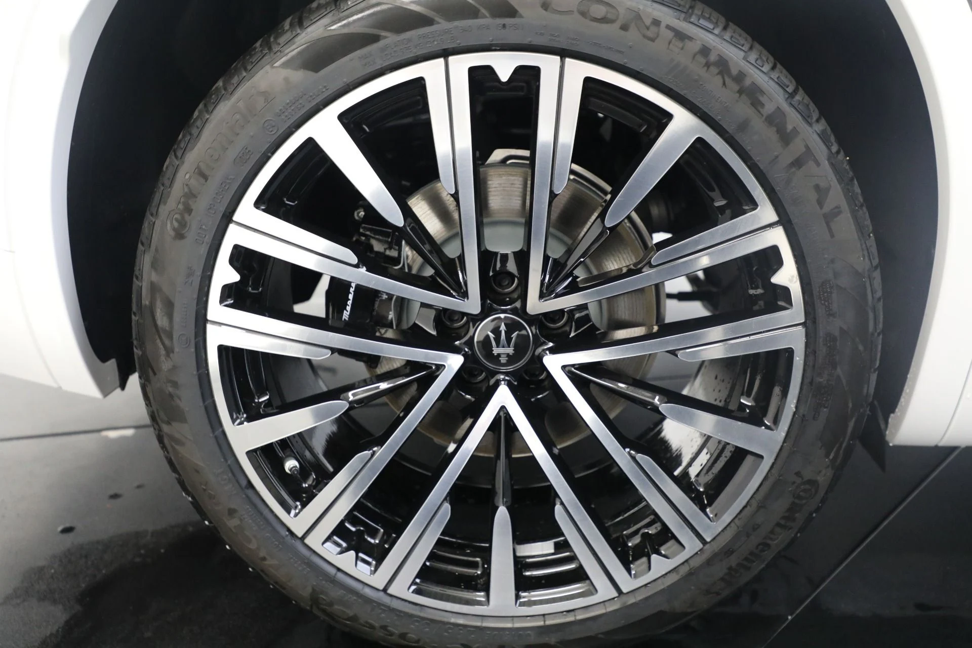 mph025_2578744558_New_2025_Maserati_Grecale_Modena_1761853714_5c903e5880