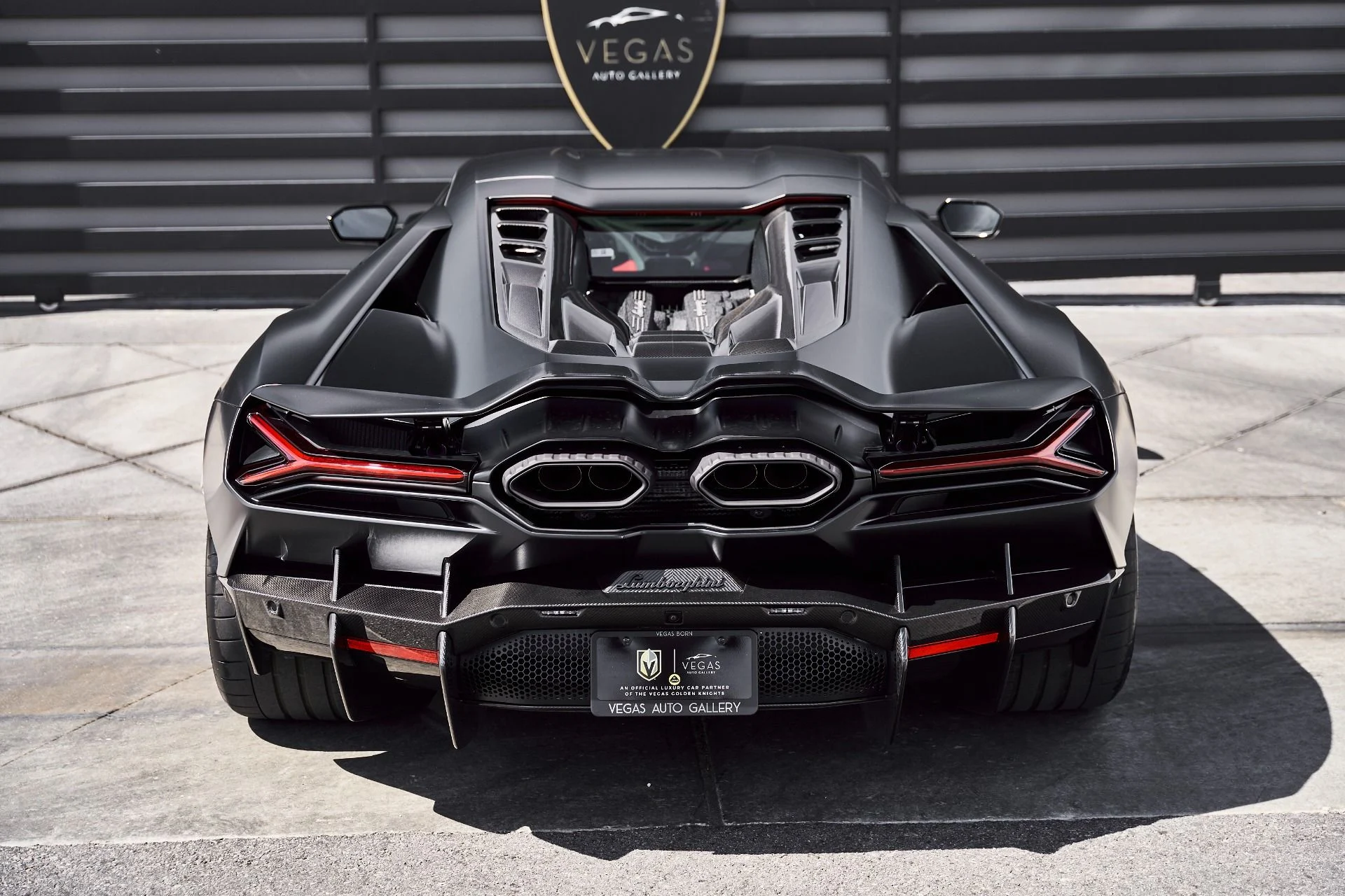 mph025_2578885523_Used_2025_Lamborghini_Revuelto_Base_1774300530_f2ee939369