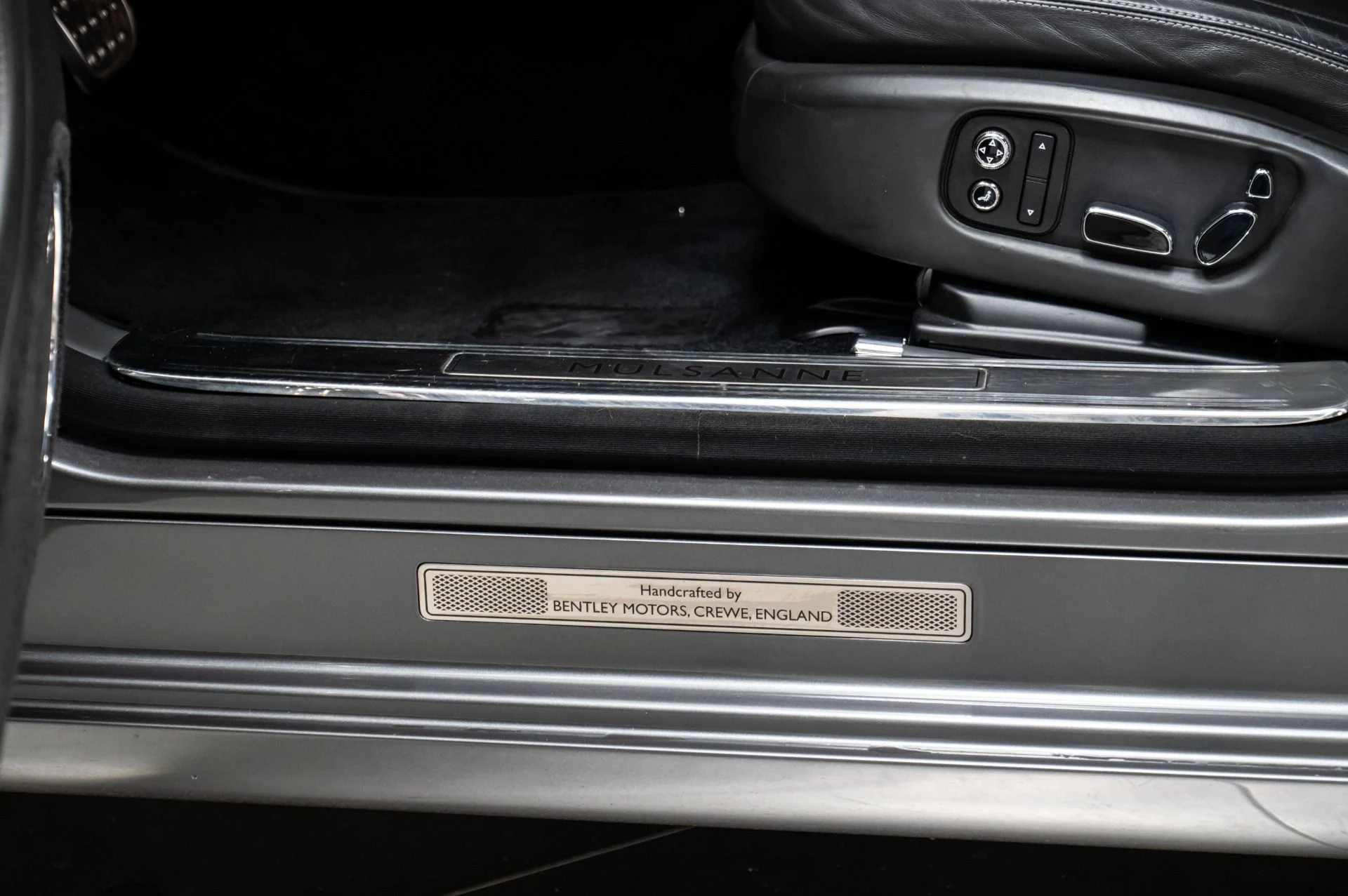 mph025_2589903545_Used_2012_Bentley_Mulsanne_1752678989_3e837b6ab4