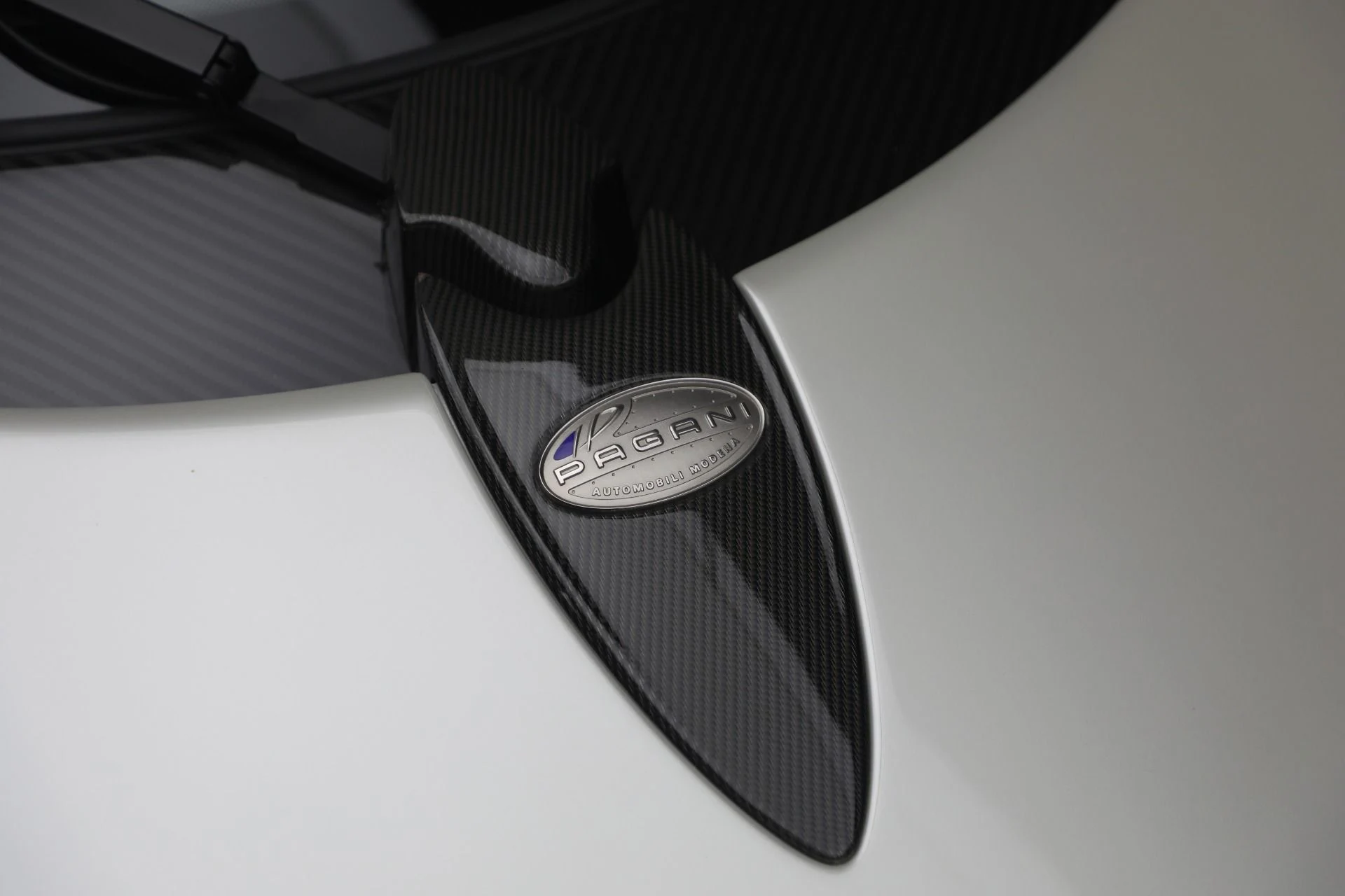 mph025_2596337379_Used_2014_Pagani_Huayra_Tempesta_1765914855_dce28707a5
