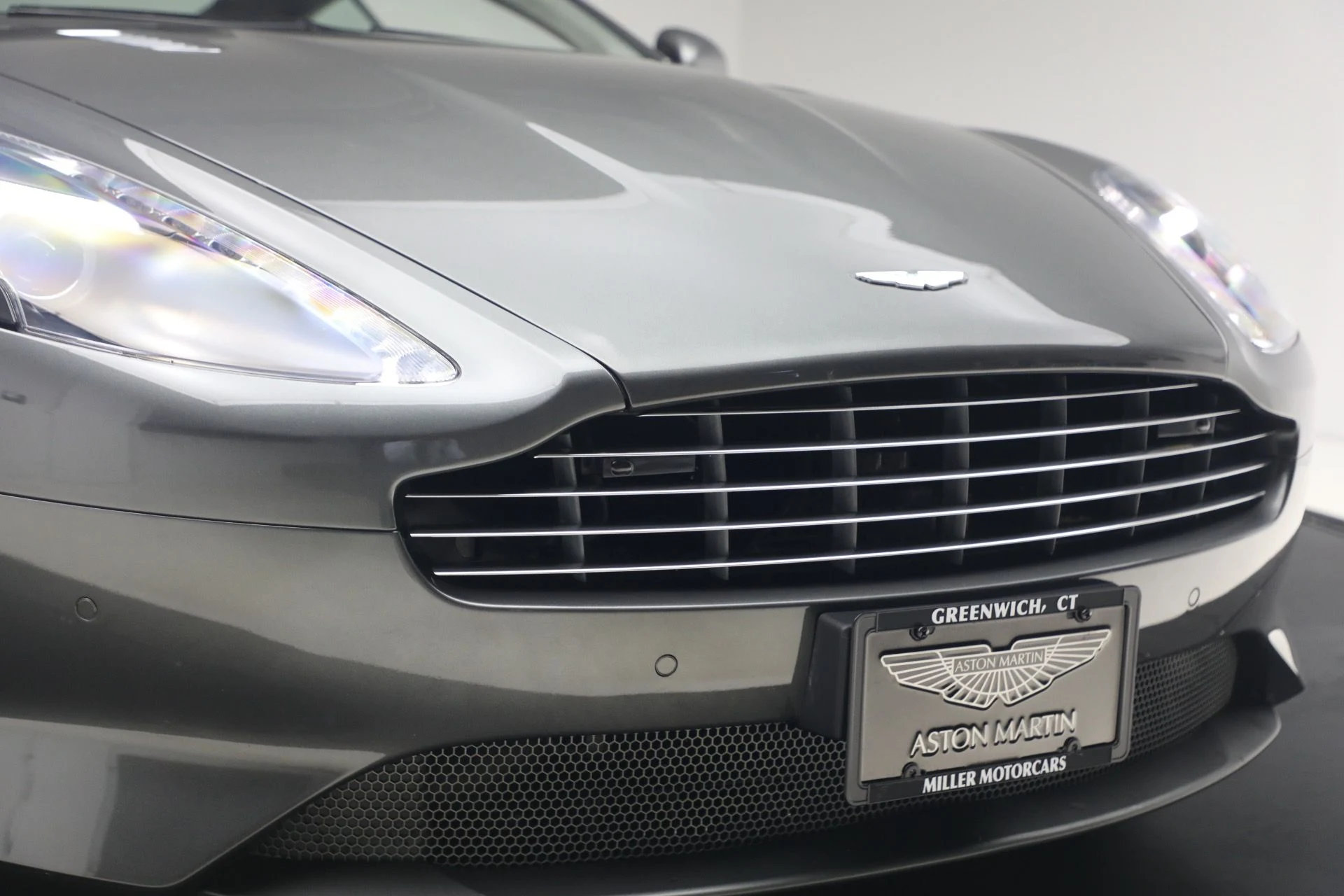 mph025_2601835637_Used_2014_Aston_Martin_DB_9_1789160286_9d86785843