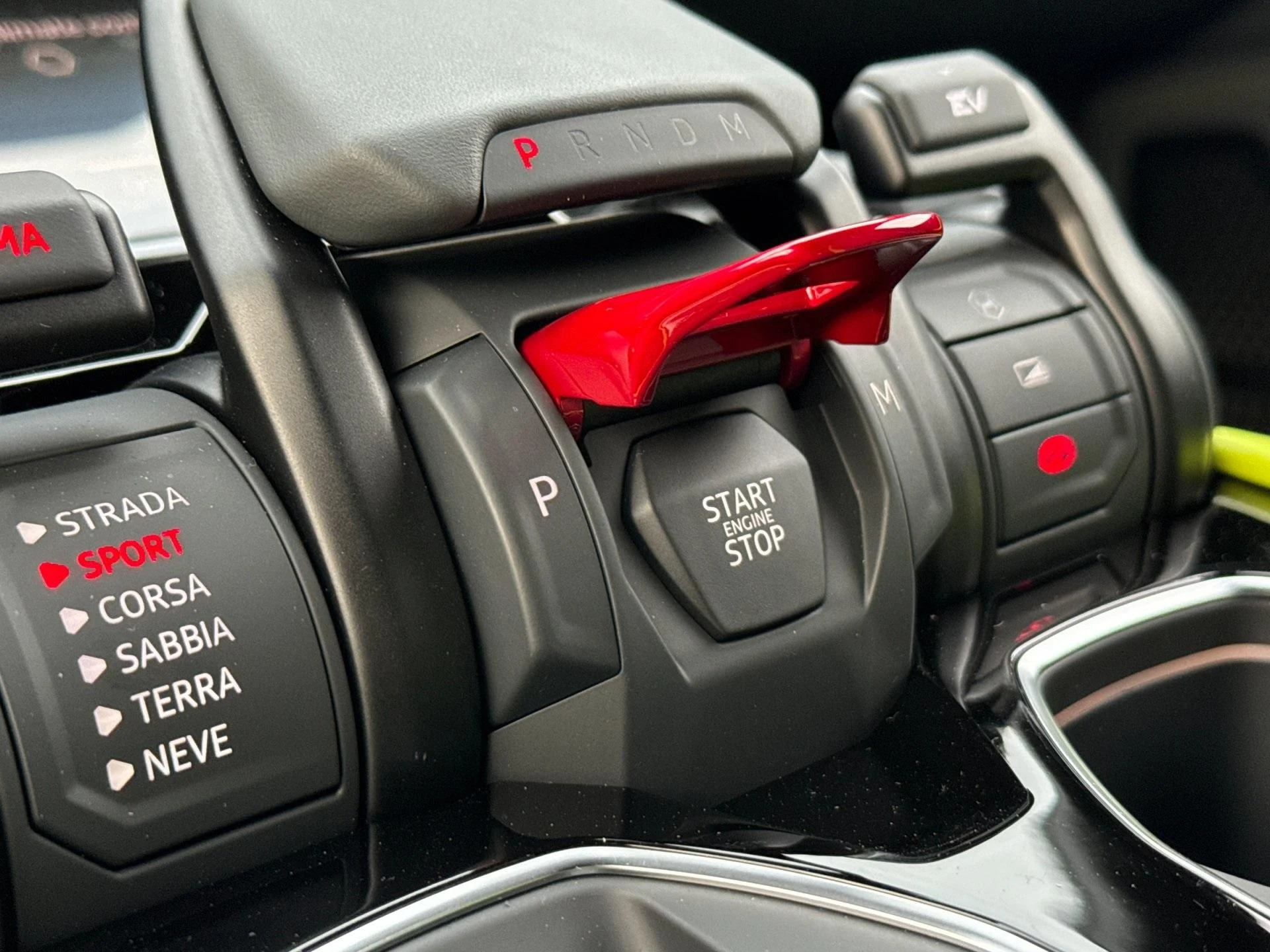 mph025_2607789591_New_2025_Lamborghini_Urus_SE_1770805153_4c9d37e9c5