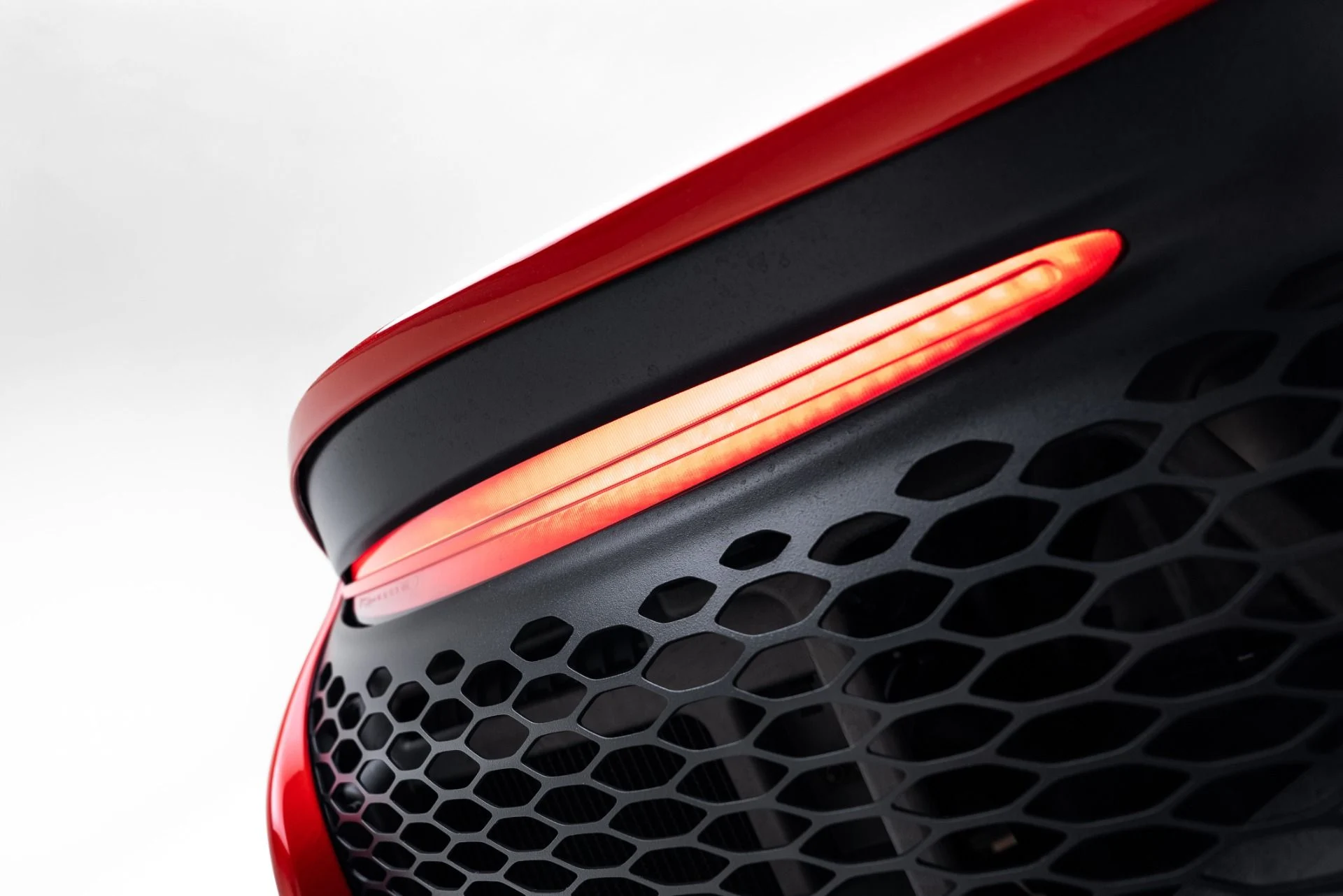 mph025_2613029631_Used_2024_Mc_Laren_Artura_1774465239_1474986028