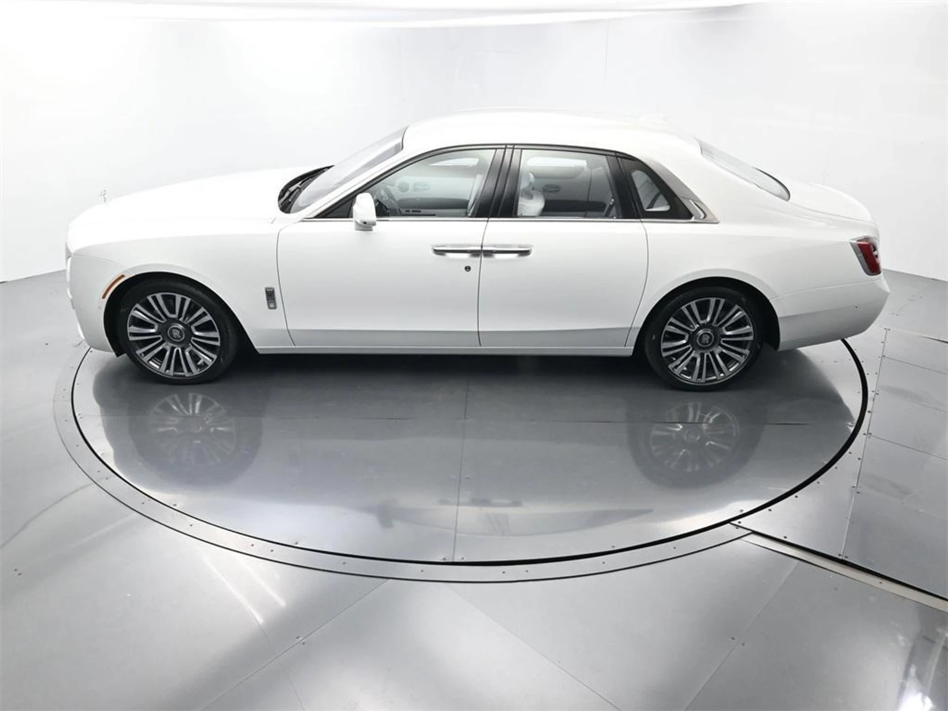 mph025_261413897_2_k_C0k6l_T_Qn_Fux_KG_Ln_J6f_WKRL_Yc_1694134d5e