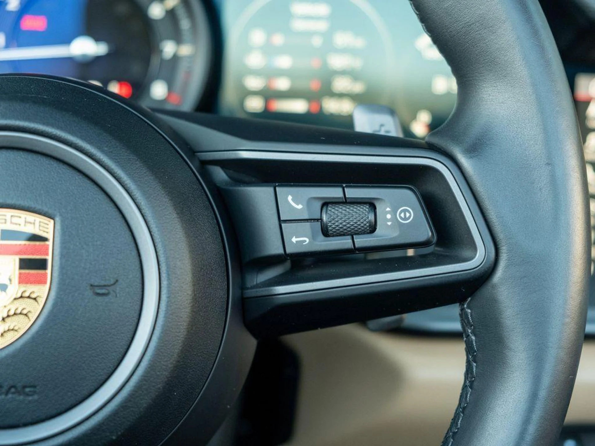 mph025_2622180970_y2xk6d4qcp_E_Vn_Lt_O_Mcswx4_RW_Mbk_c0ae8ca21a