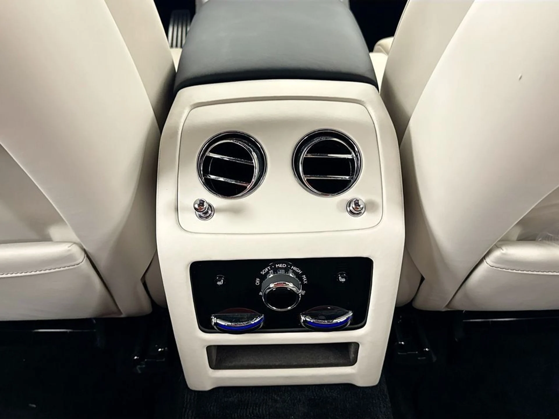 mph025_2634438616_ebf0619ed24e0071af6ce59329e1c182_f6bdabcca5