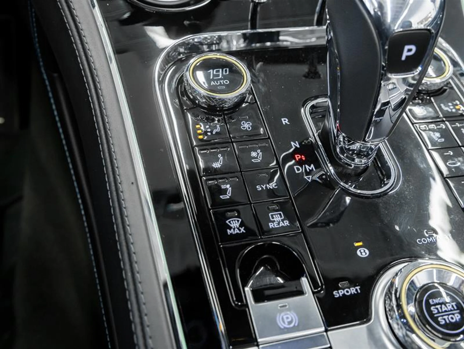 mph025_2635380240_11642317_1585477354_8ad9ed831f