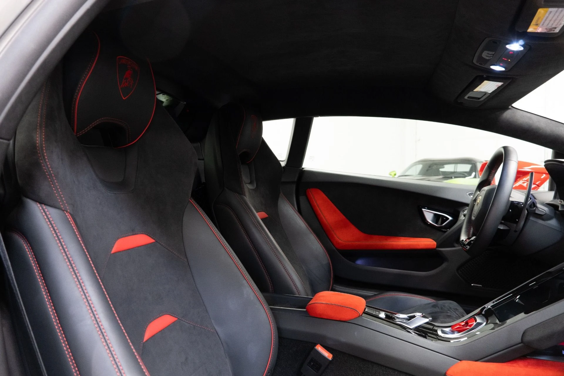 mph025_2640555620_Used_2020_Lamborghini_Huracan_EVO_1787867909_b5ae366f12