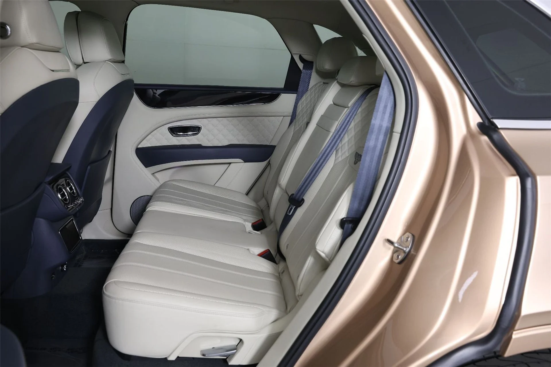 mph025_2641211963_c2eca24a3b65ae35fdd8dd2e4c9c45bd_b6c7b4650b