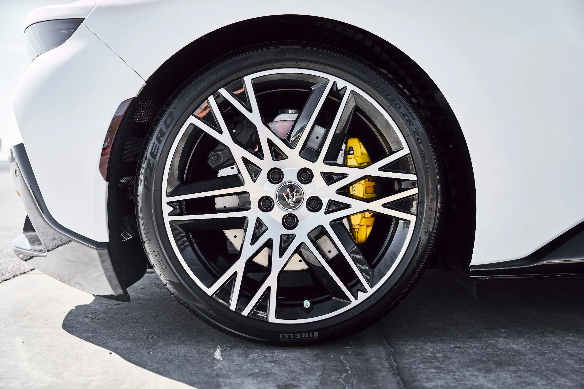 mph025_2641740475_Used_2023_Maserati_MC_20_Base_1773796522_7a0e36003b