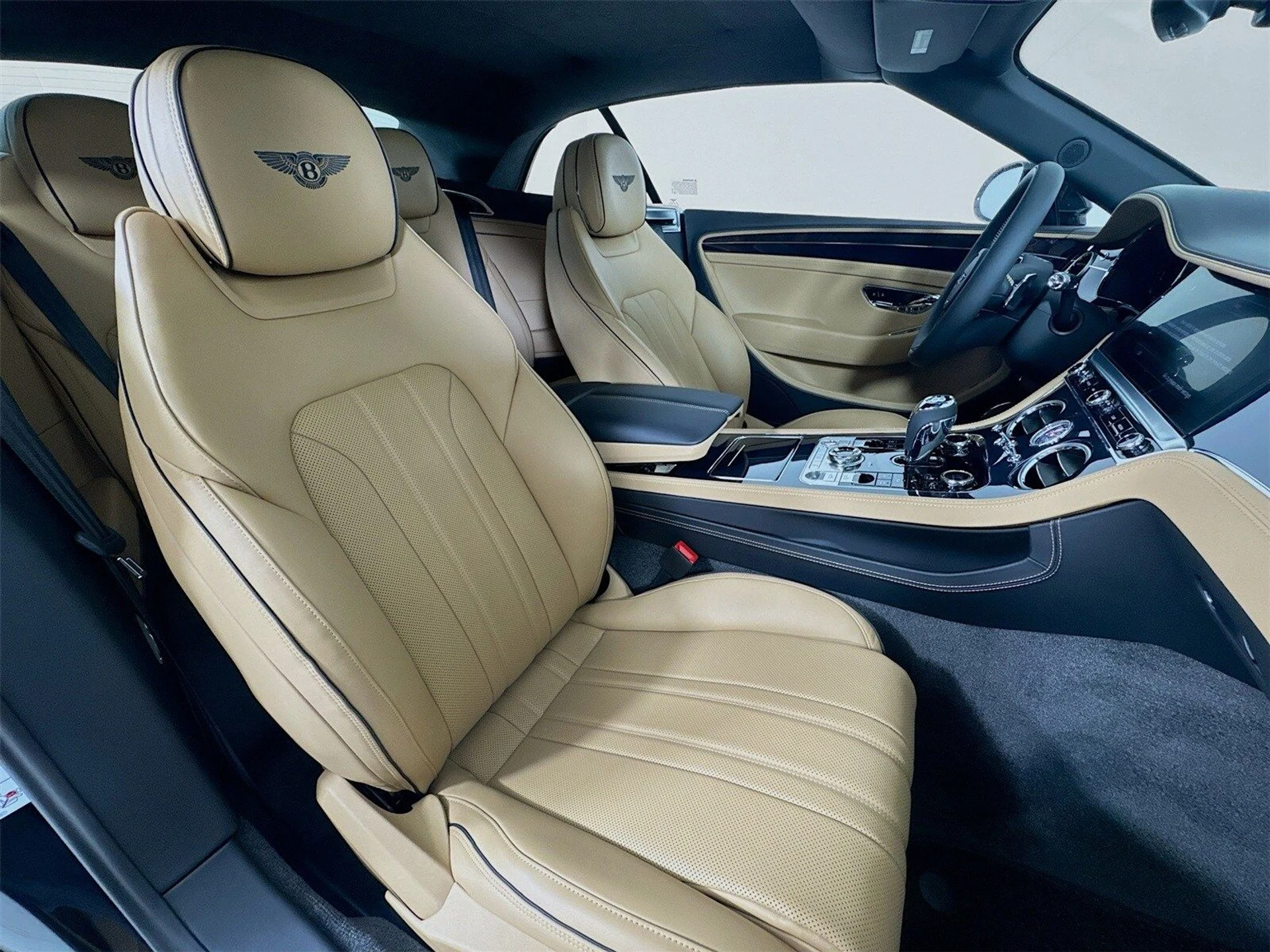 mph025_2642920004_5d239ae0cc76e88881763046fd566ddax_aca96069e7