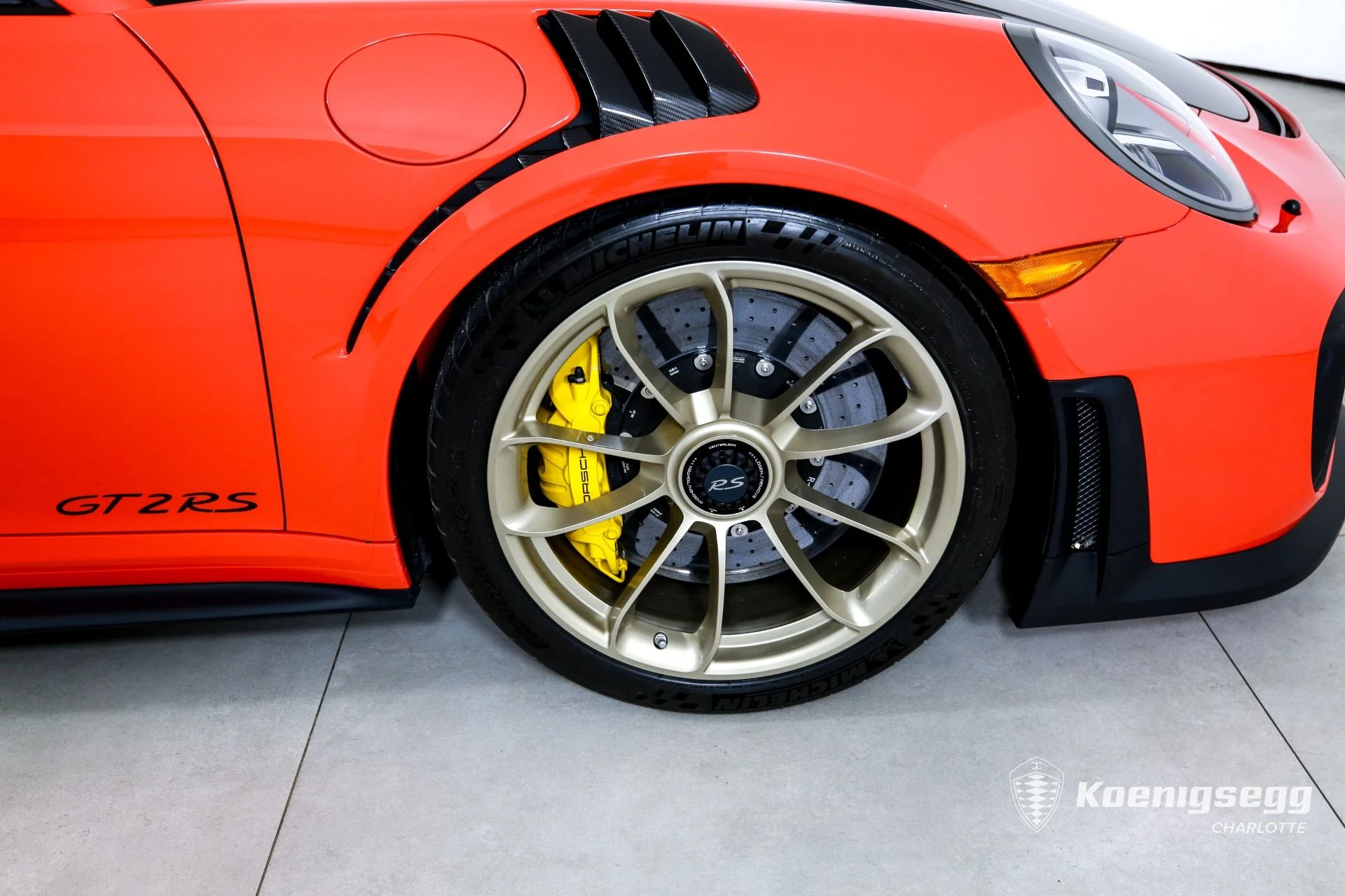 mph025_2643329569_Used_2018_Porsche_911_GT_2_RS_1783437290_00e2767875