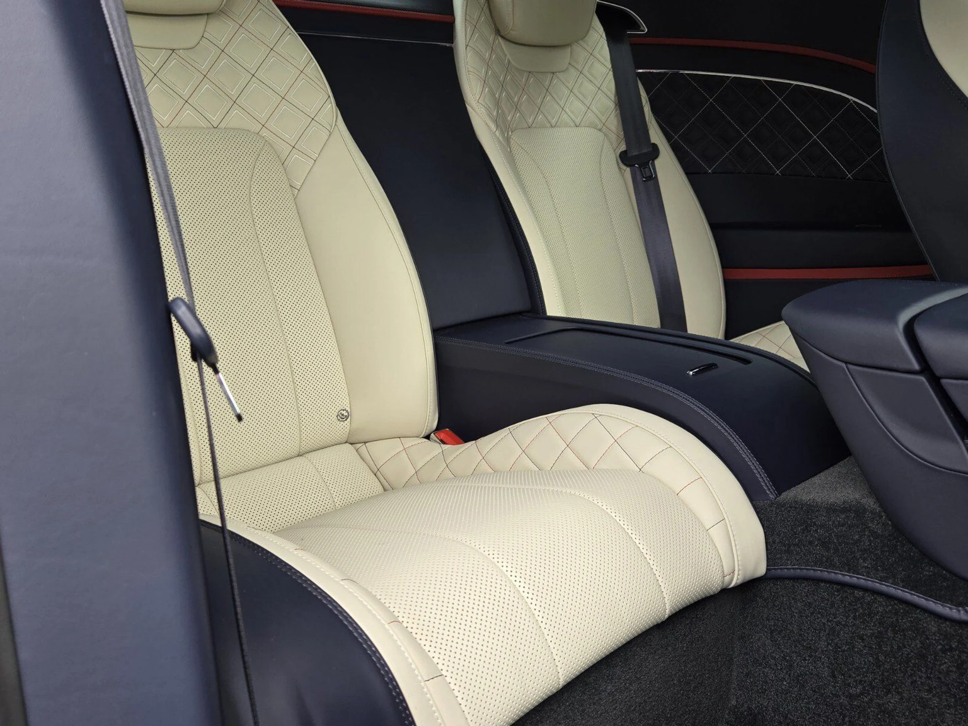 mph025_2643823430_7e094d0c0dd80e8cd9eafc9e22635d43x_57d5e761ec