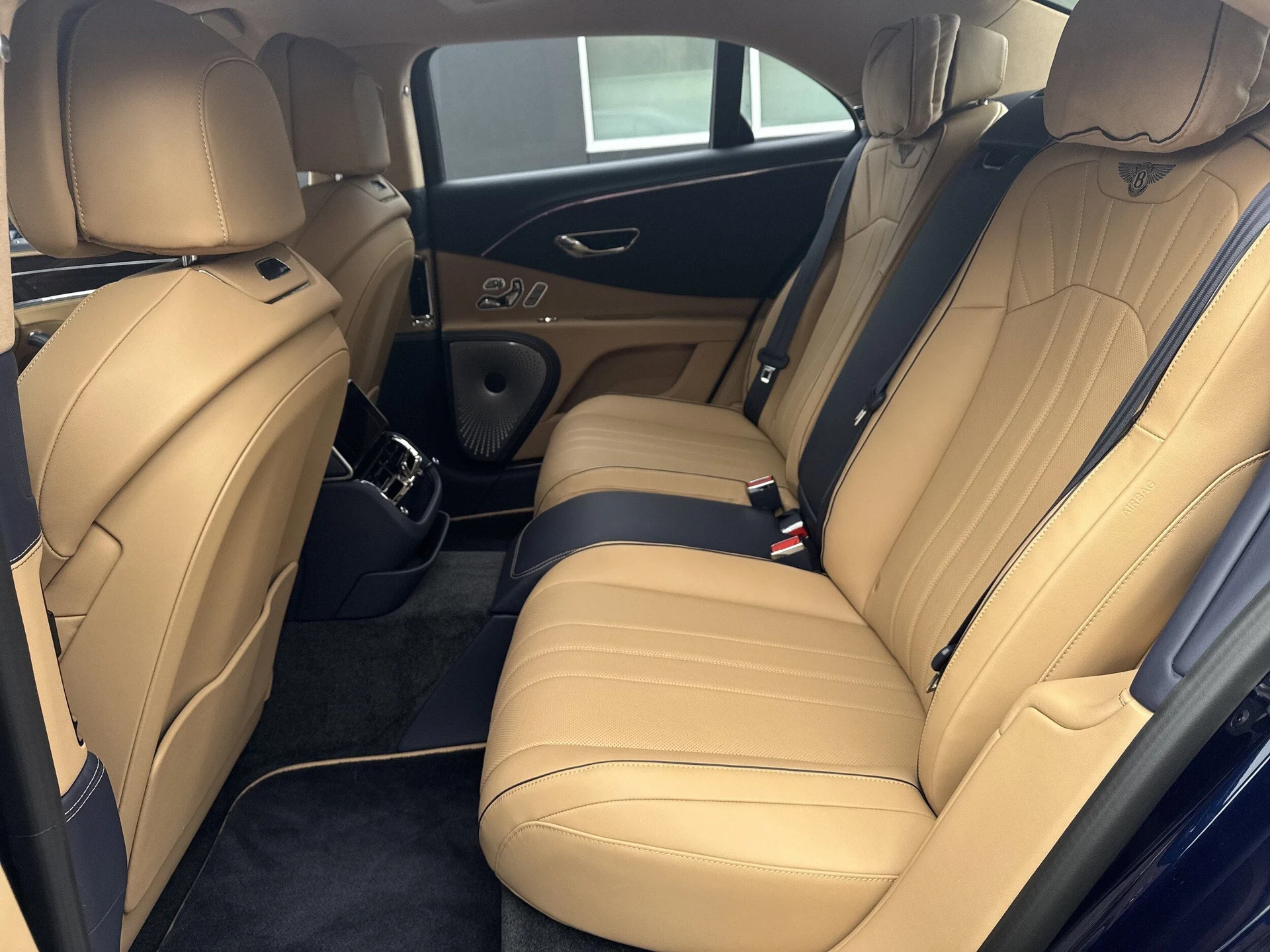 mph025_2650583171_490ebfd301ff1e5e0c91815aabc095e1x_a1fb31e306