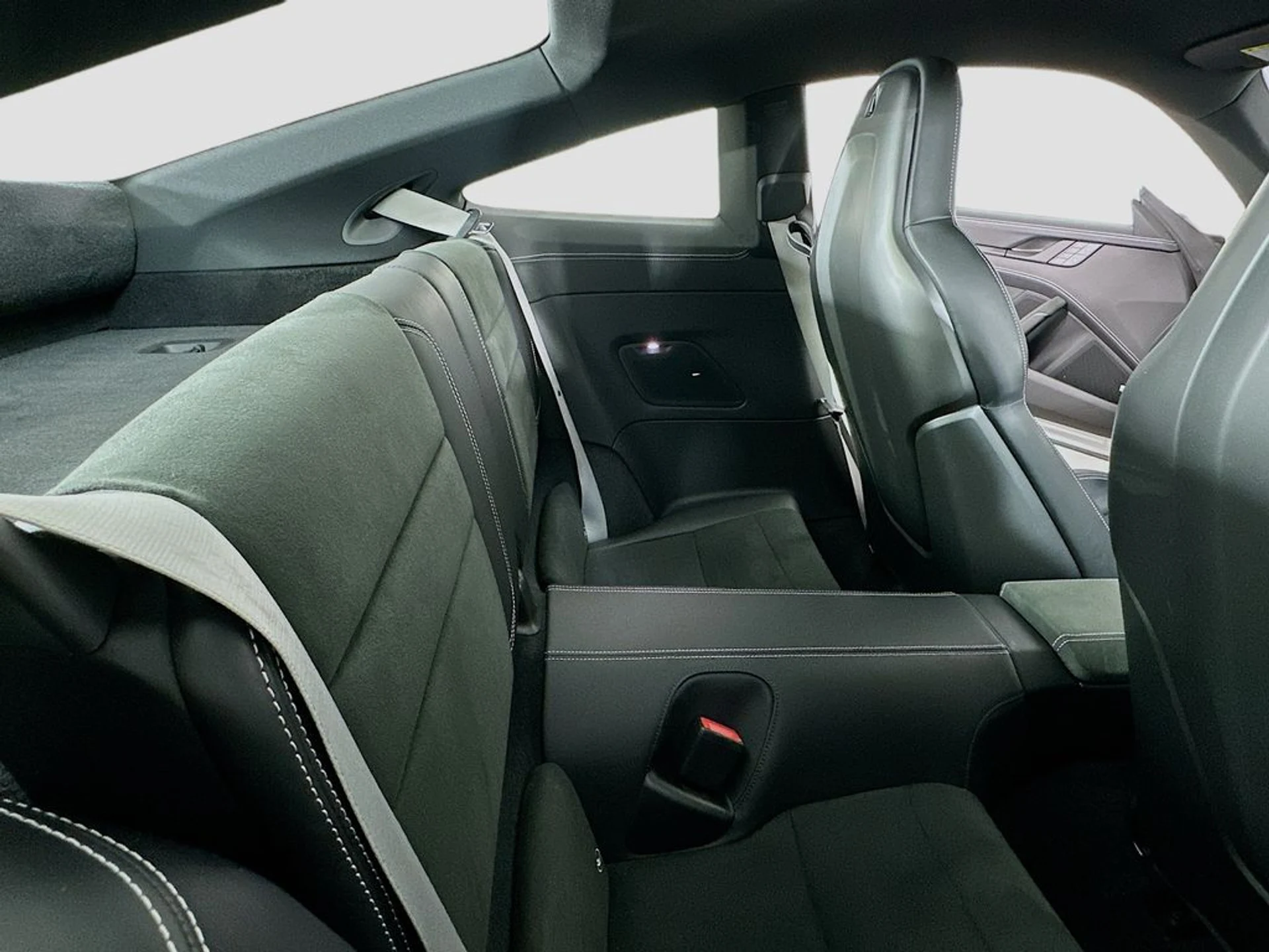 mph025_265485816_5154fa2ffd0add8e36d13c13f2cece4cx_5a91e92539