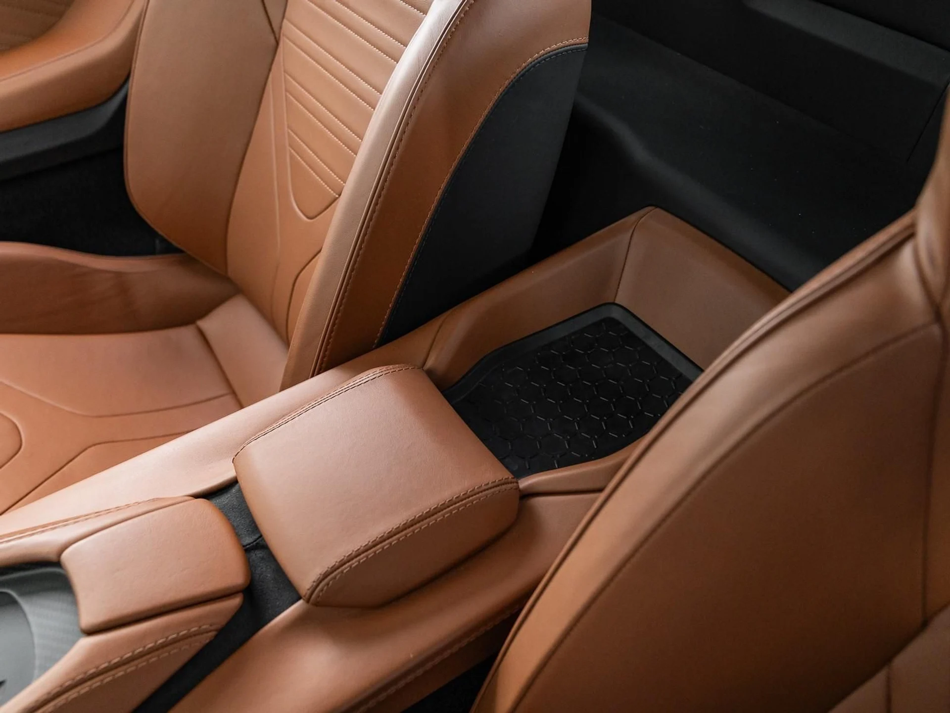 mph025_2665352533_Used_2024_Lamborghini_Revuelto_1758910280_8276766521