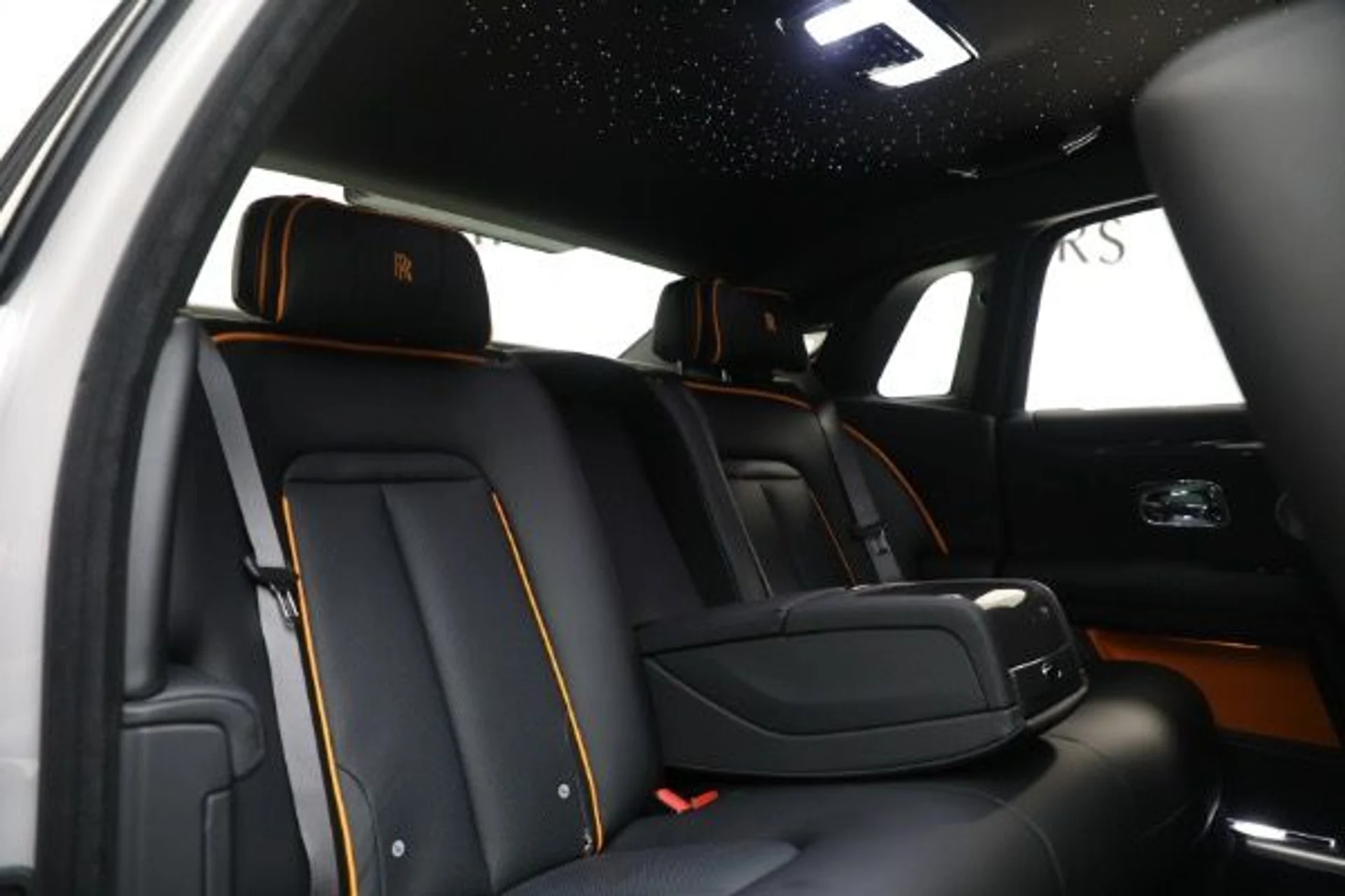 mph025_2665686889_New_2025_Rolls_Royce_Black_Badge_Ghost_d28062b481