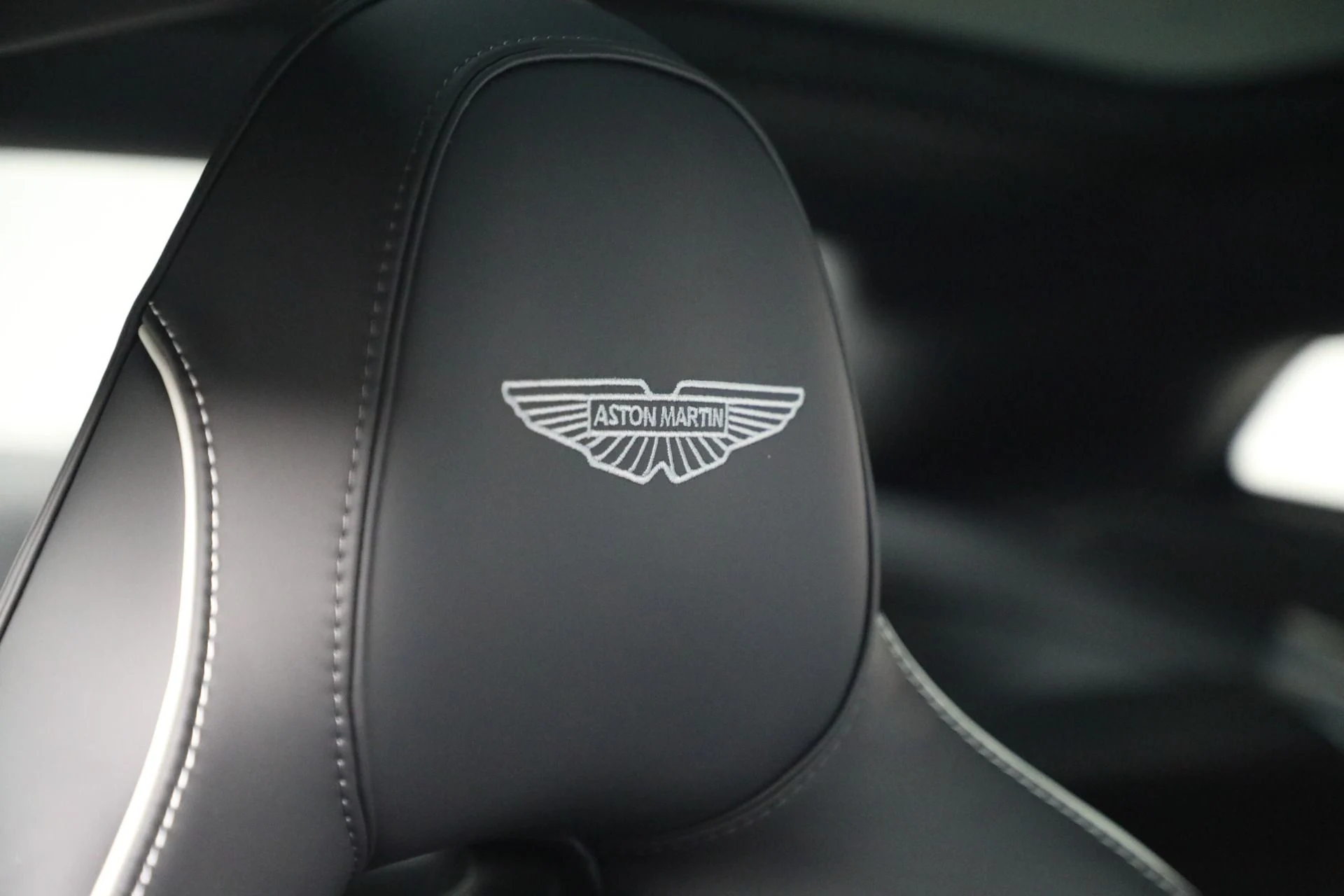 mph025_2670118915_New_2025_Aston_Martin_Vanquish_28785fb95f