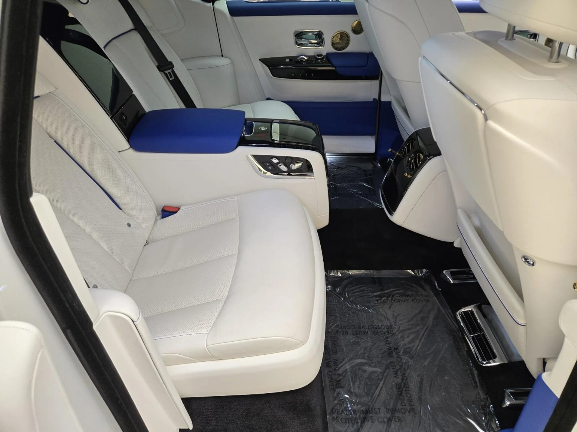 mph025_2694330222_Used_2023_Rolls_Royce_Phantom_1755413501_bf5ab1cb13