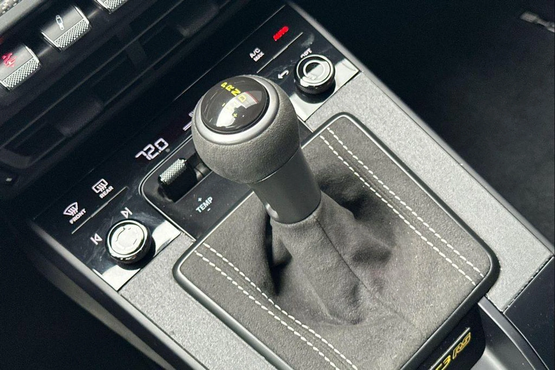 mph025_2704866256_c_E1n_WC_5_K_N0_OX_Bk_R9_HXG_Lip_R8_0_f73a238f31