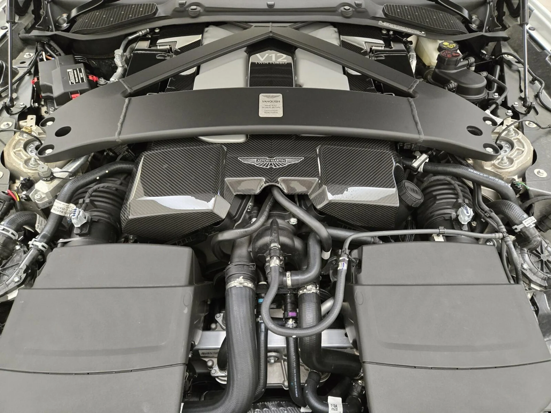 mph025_2719205695_New_2025_Aston_Martin_Vanquish_V12_1742812635_dd8eaf83a5