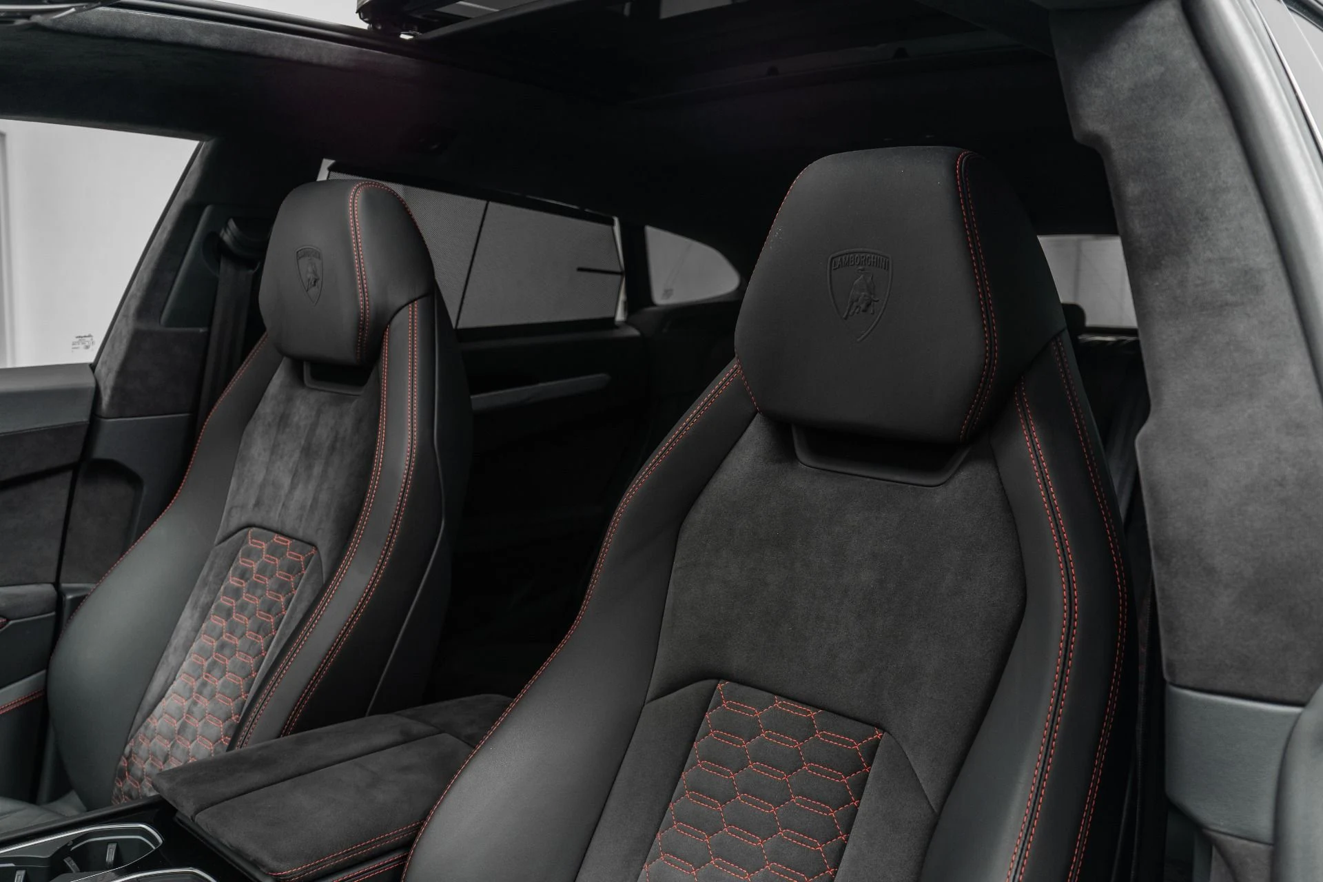 mph025_2720191524_Used_2021_Lamborghini_Urus_Q_Citura_Interior_Bang_and_Olufsen_Audio_1778530173_7ae8251aca