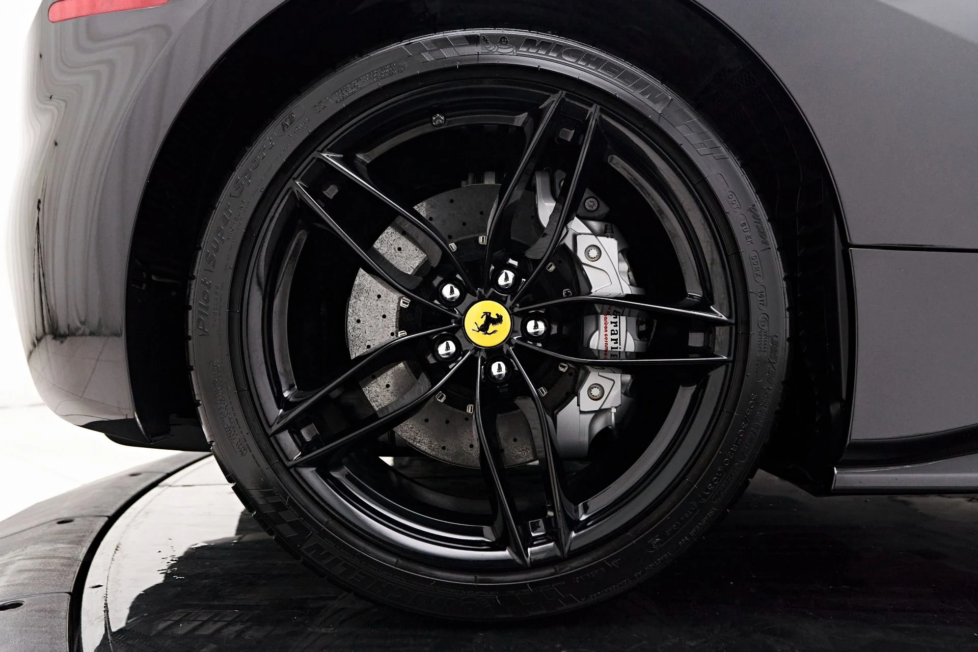 mph025_2735479446_Used_2018_Ferrari_488_Spider_Base_1717624092_efbd10ebf8