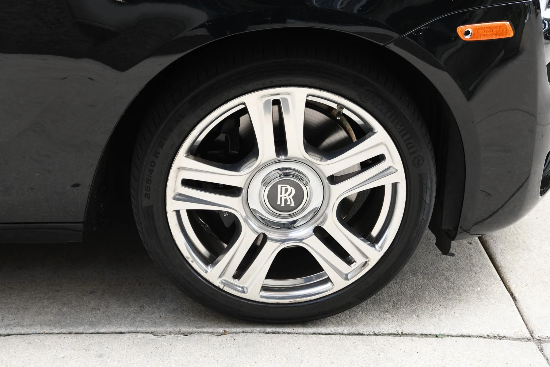 mph025_2736158495_11957_p27_l_5d7e31deb3