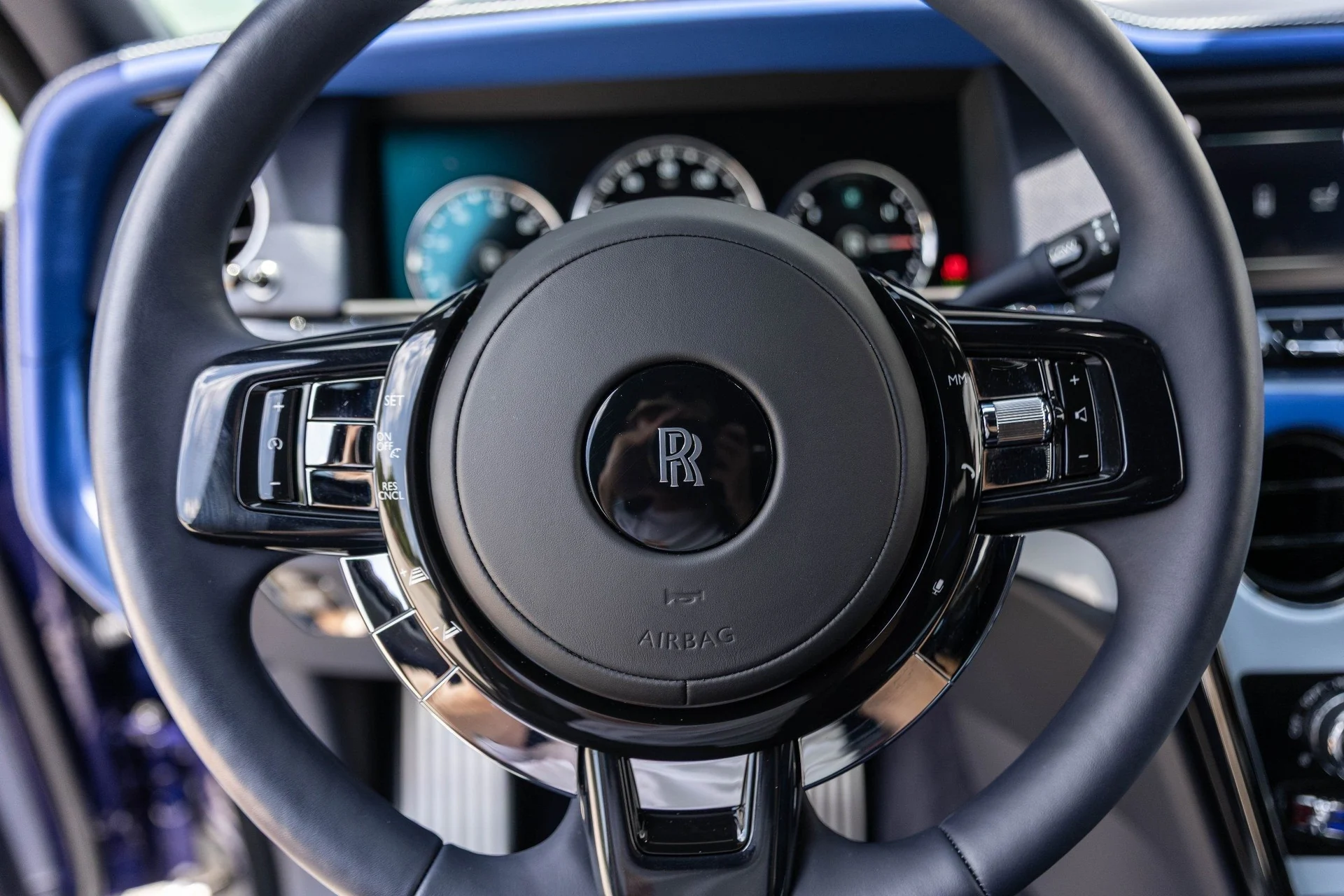 mph025_274551603_Hi_Tech_Luxury_Imports_LLC_SLATV_8_C04_RU_223924_image_25_017aa6871d