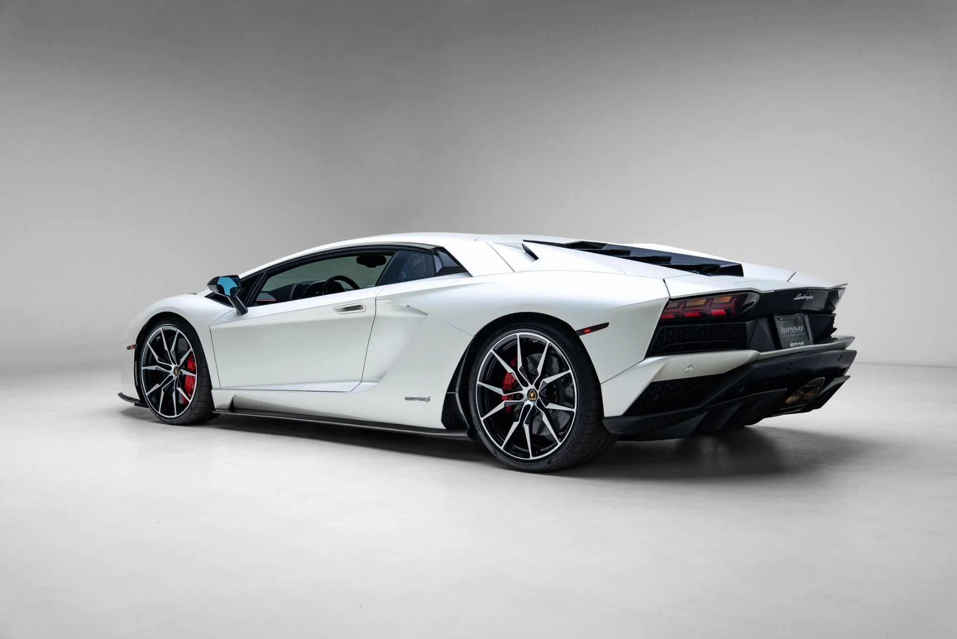 mph025_2751585973_Used_2017_Lamborghini_Aventador_LP_740_4_S_1775604663_81c7ece787