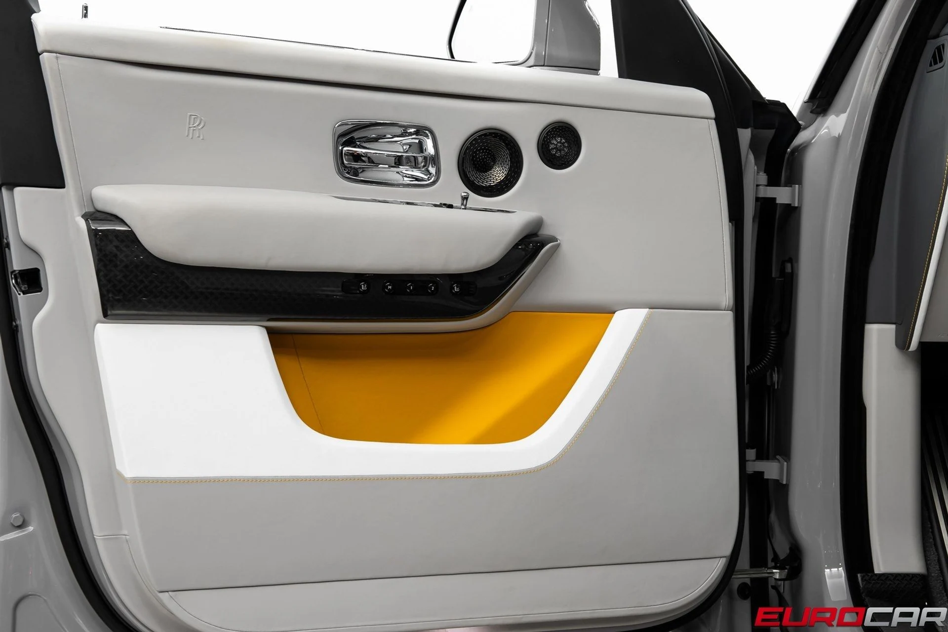 mph025_2751833053_image_26_9c252ebf56