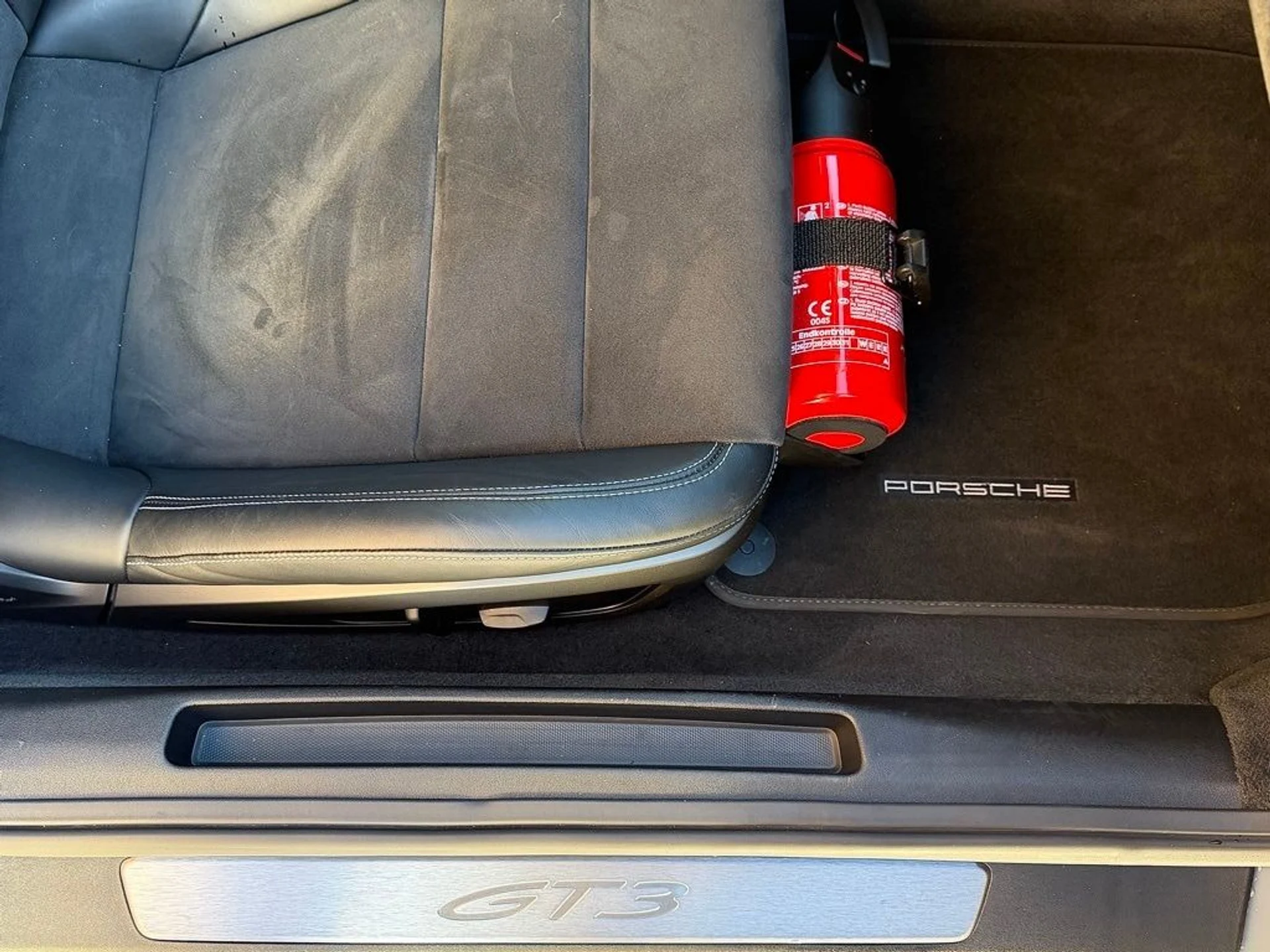 mph025_2759125700_0d12468b89c4a488b0d4d3b66436509ex_fb47bec83a