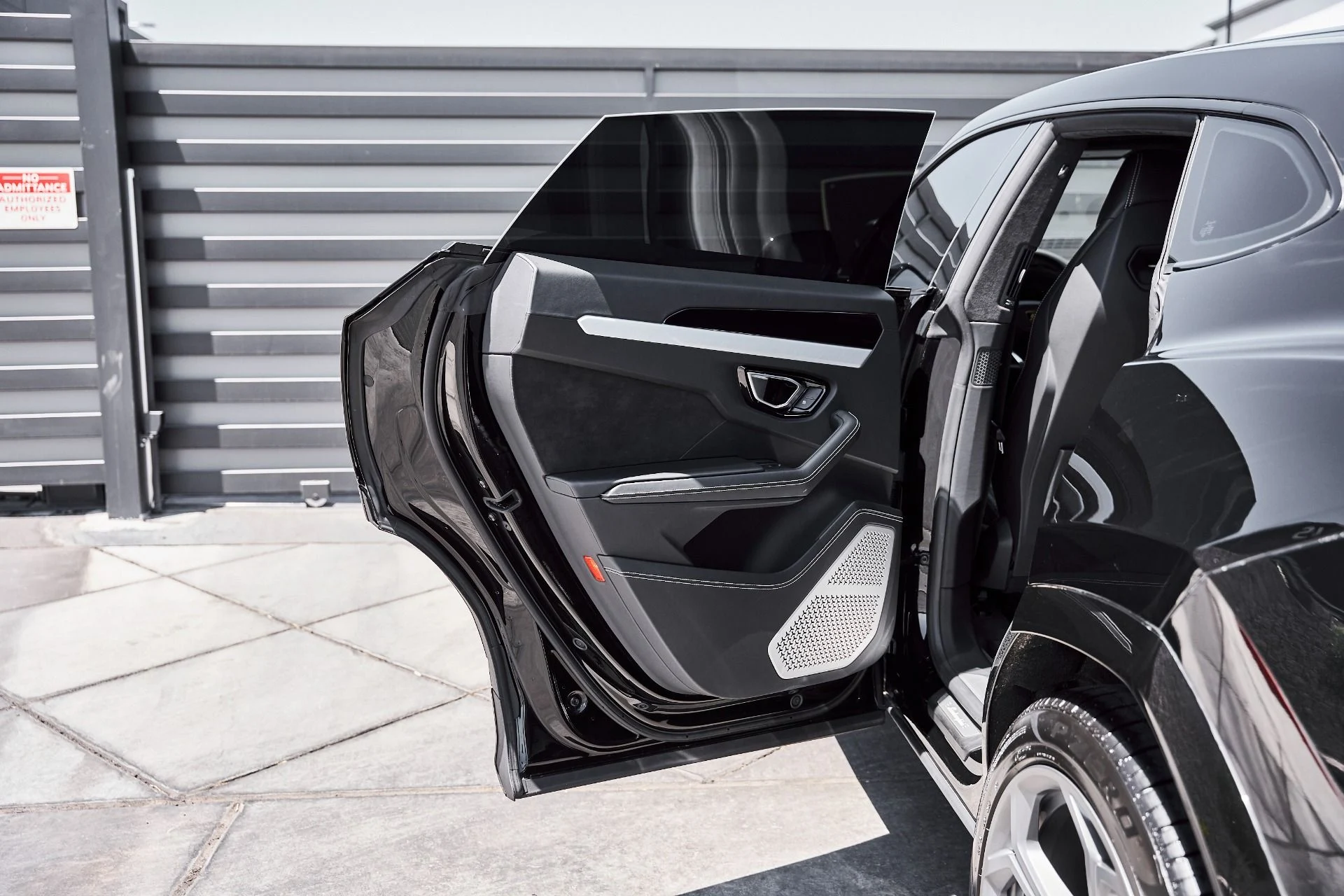 mph025_2774610289_Used_2022_Lamborghini_Urus_1778790364_4b91f870cb