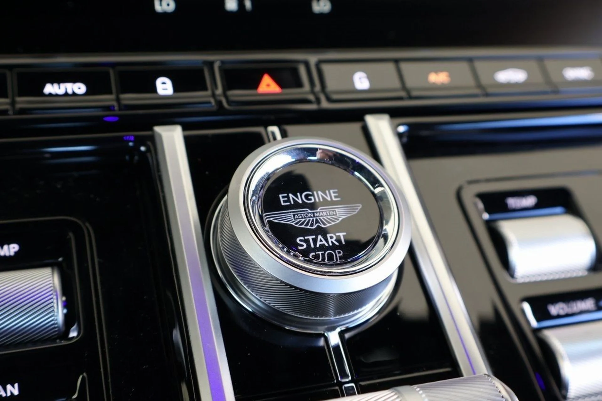 mph025_278021145_26_c03dc558fd