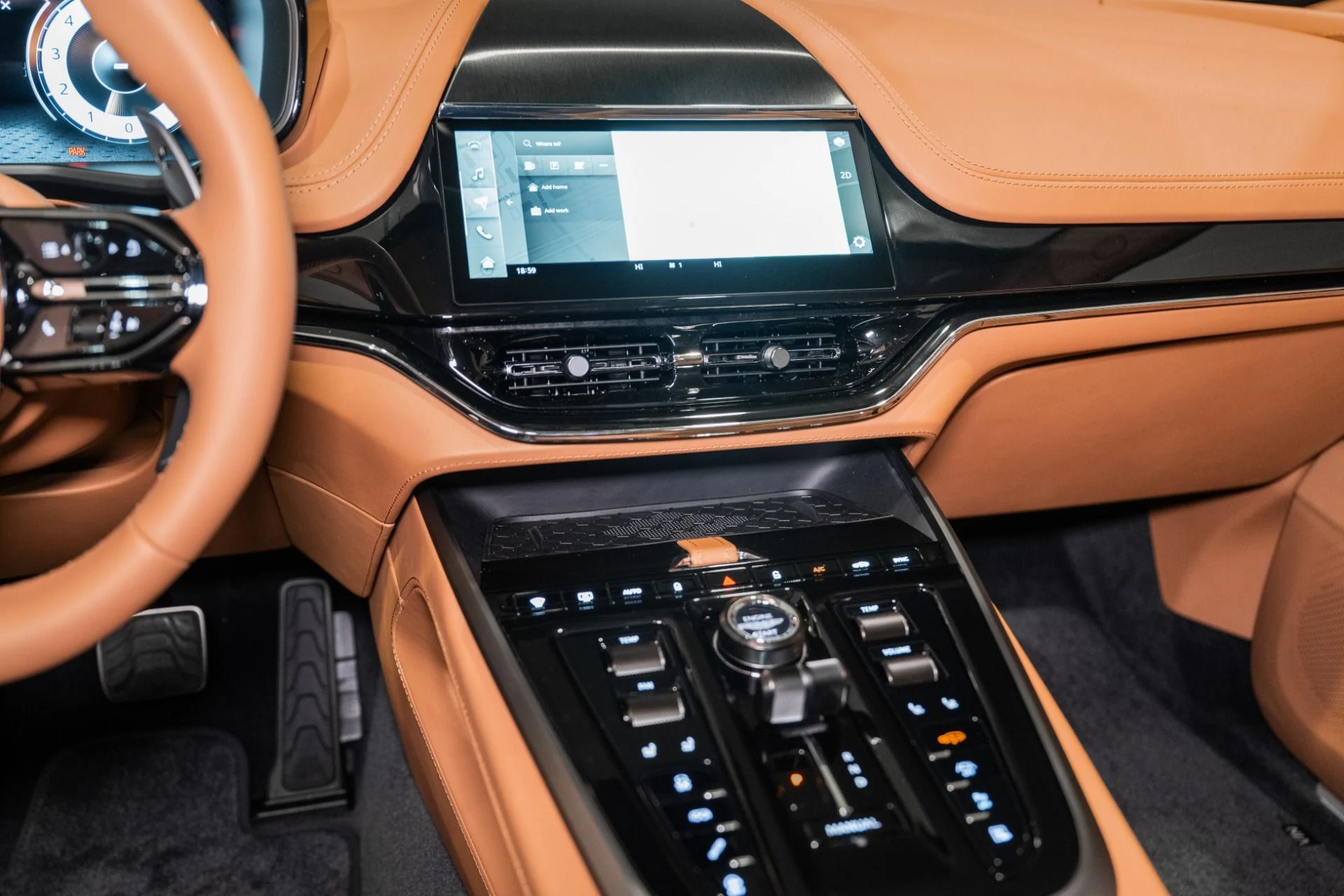 mph025_2781456291_New_2026_Aston_Martin_DBX_707_1765214112_025b44c6d1