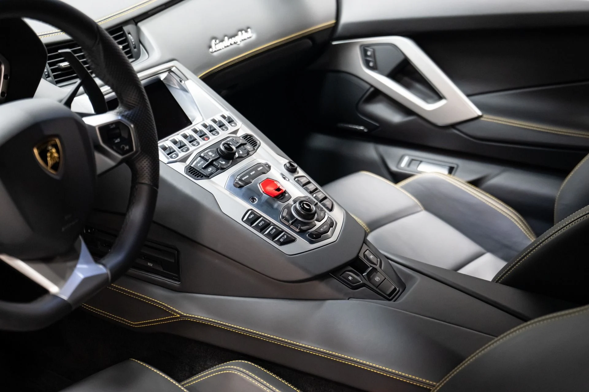 mph025_2786630988_Used_2014_Lamborghini_Aventador_1769104446_d263ea20d6