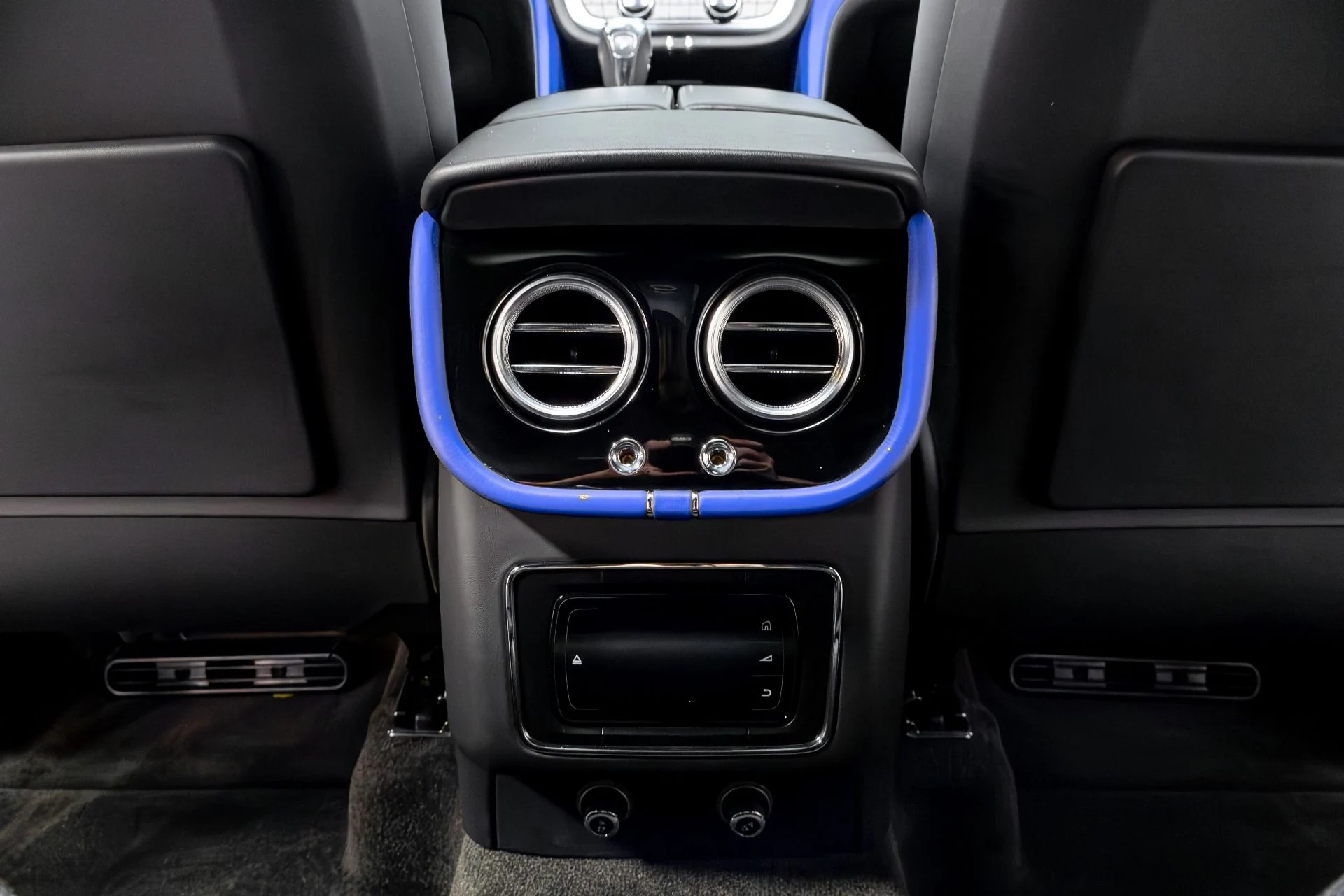 mph025_2798739862_Used_2020_Bentley_Bentayga_V8_1770245140_490c979360