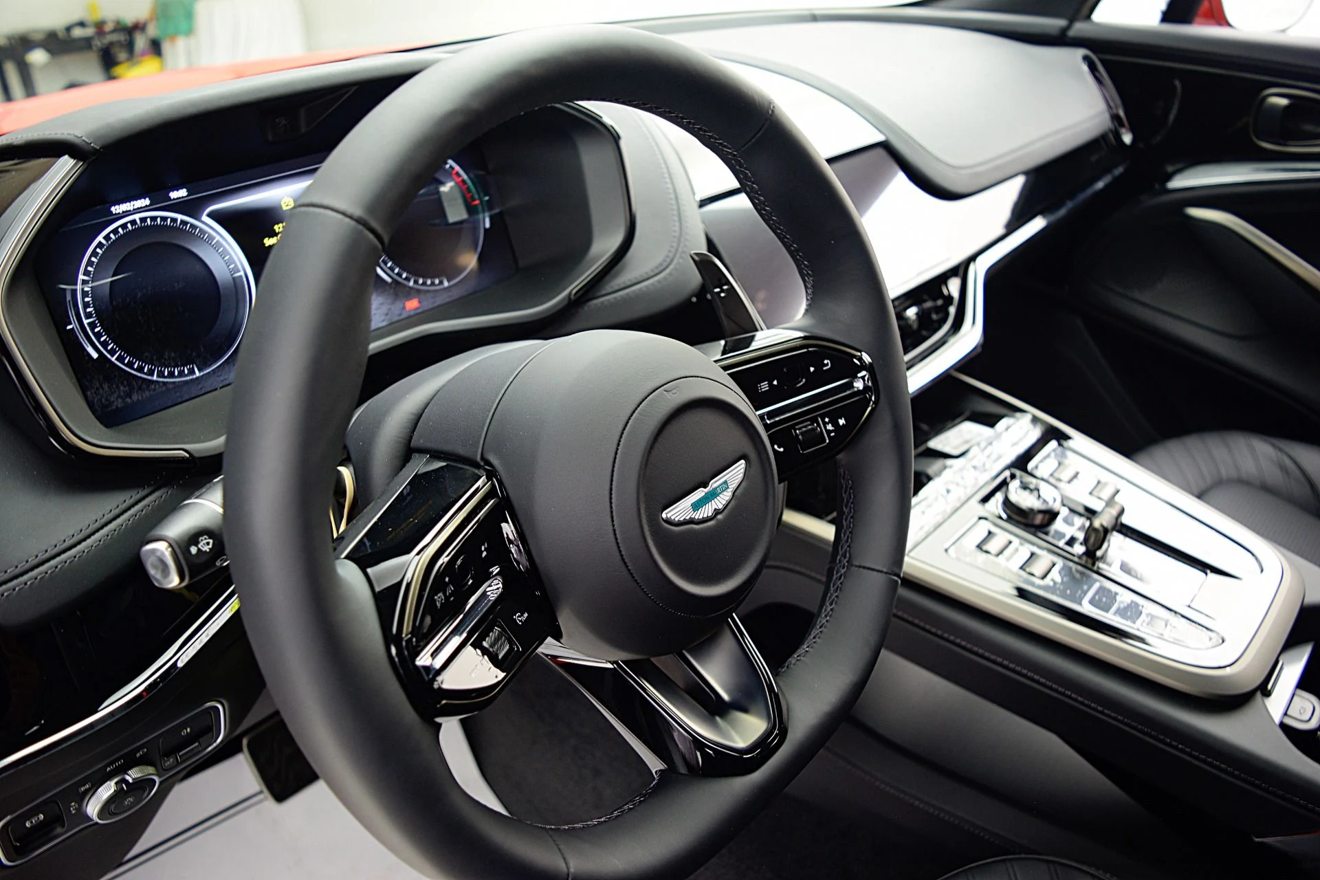 mph025_2804553602_New_2025_Aston_Martin_DBX_707_c62d40cc20