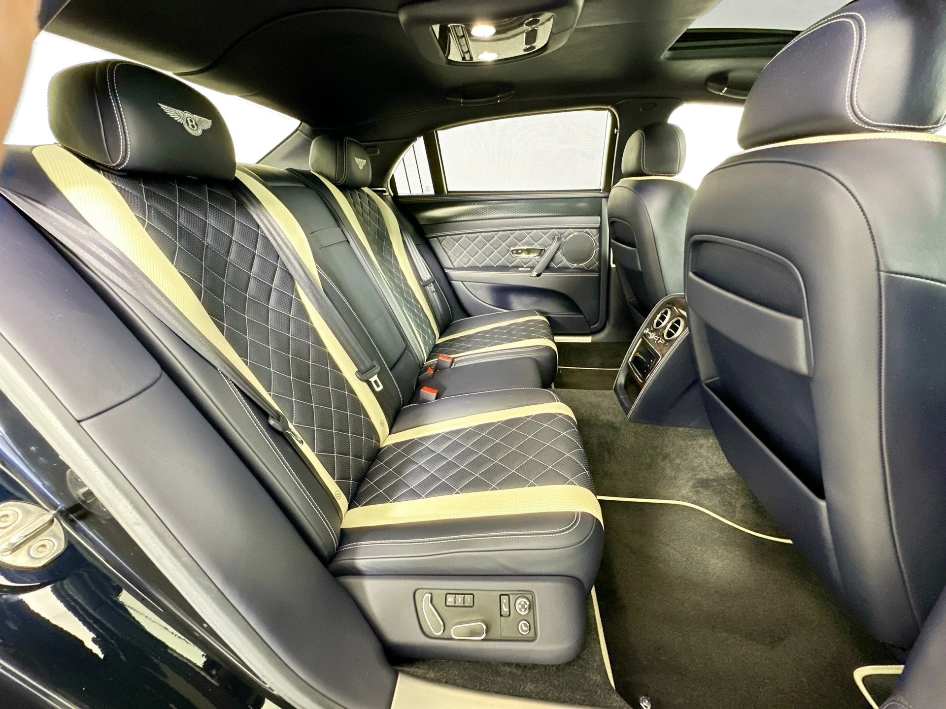 mph025_2805879323_26_cca7d23b0a