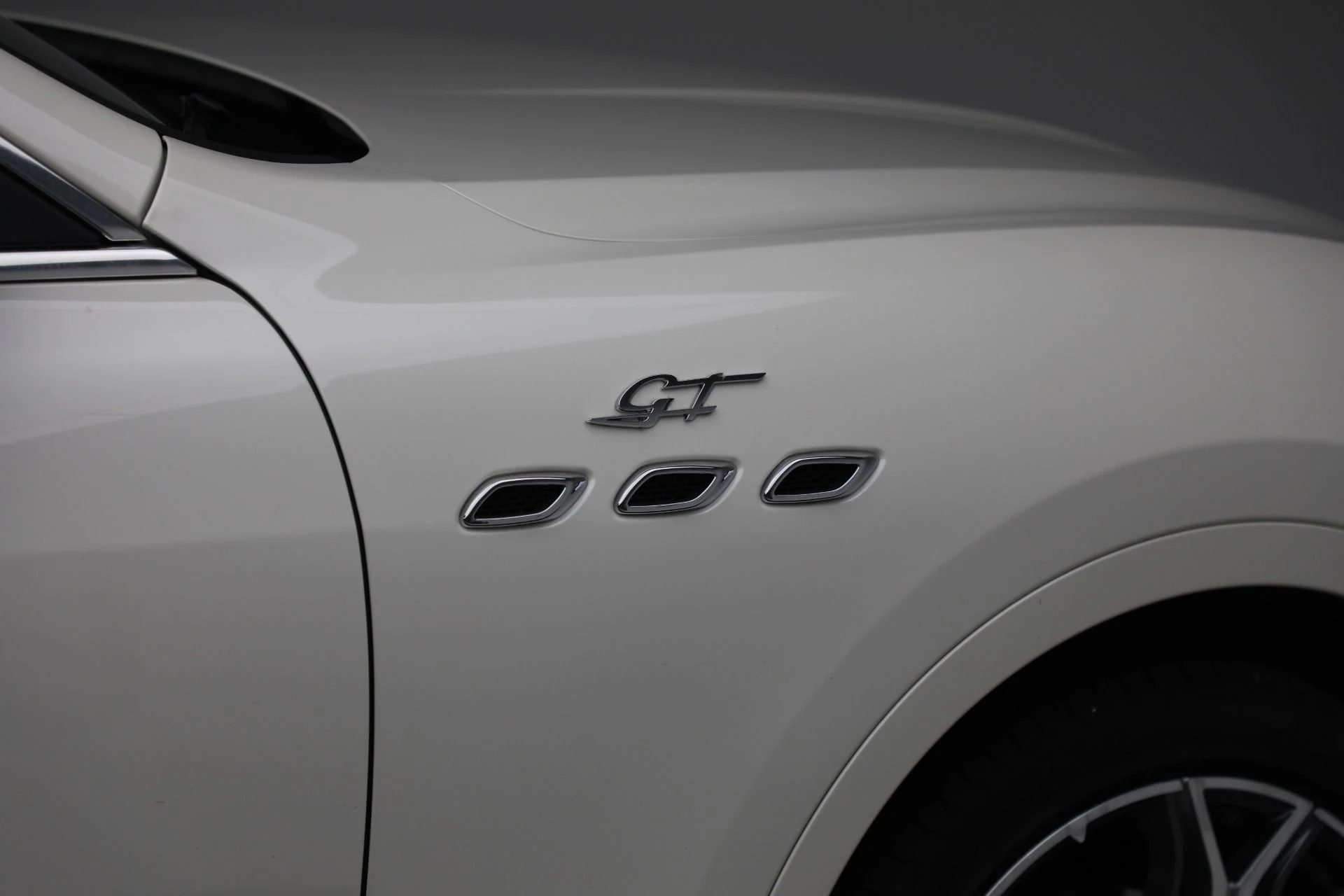 mph025_2806172299_Used_2022_Maserati_Levante_GT_710f40cac1