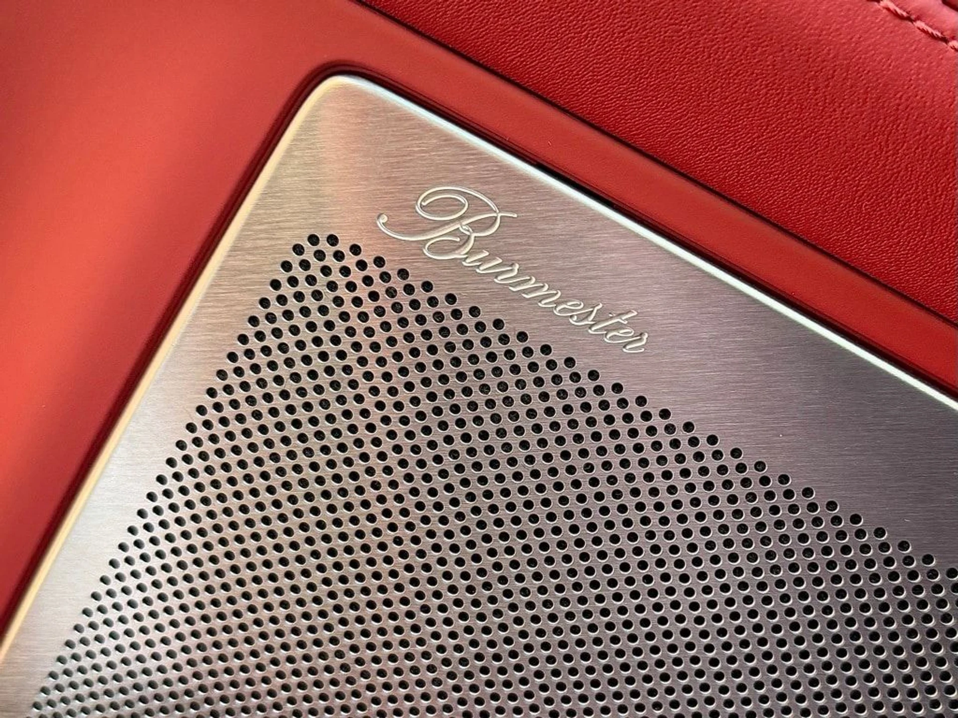 mph025_2808703861_0b468d00b23874386c0b545e361c7b61x_bf3389bdbc