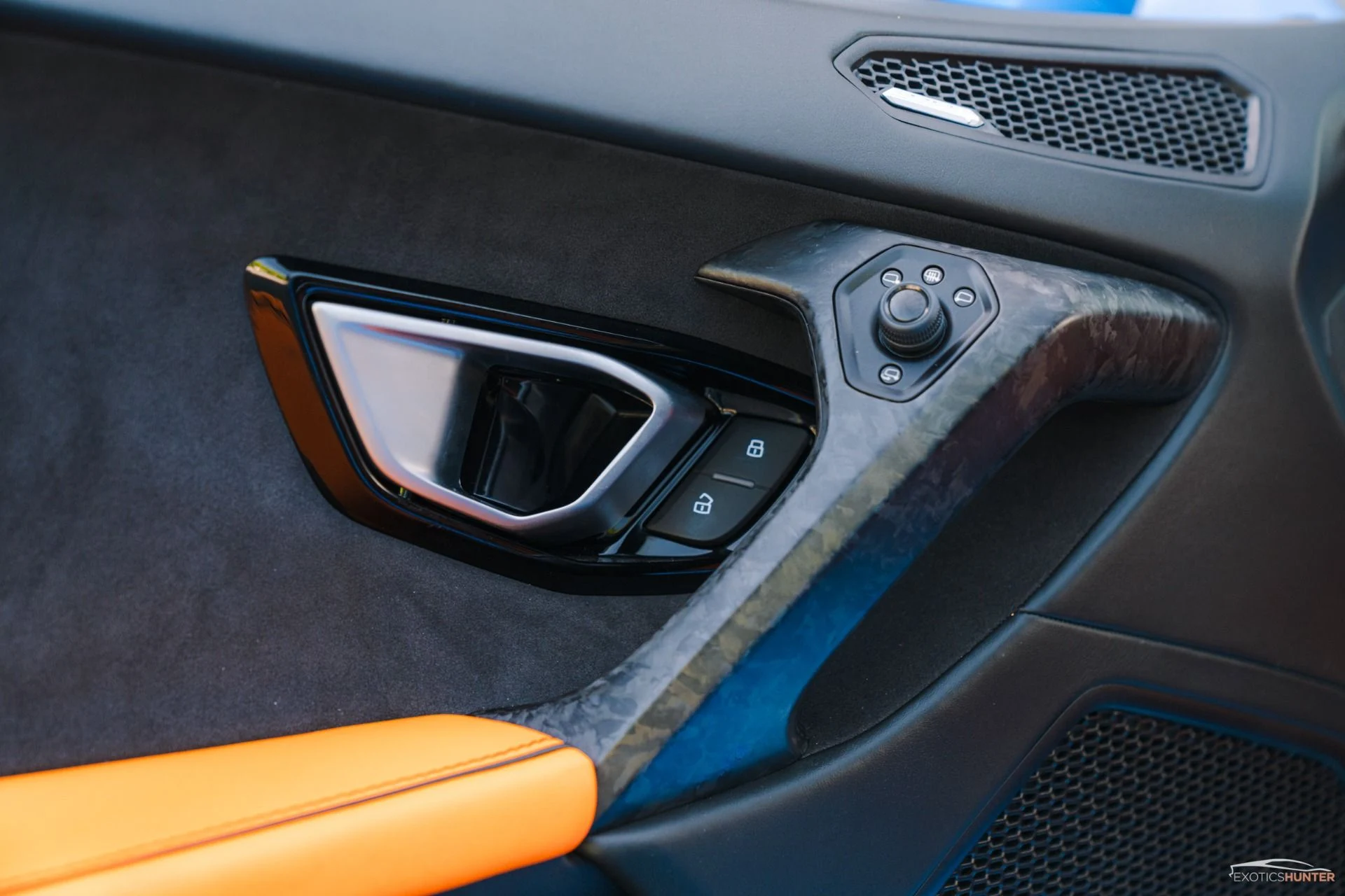mph025_2811153949_Used_2020_Lamborghini_Huracan_EVO_Blu_Aegeus_Matte_Paint_w_Orange_Leather_Sensonum_Audio_1781046244_17212d419e