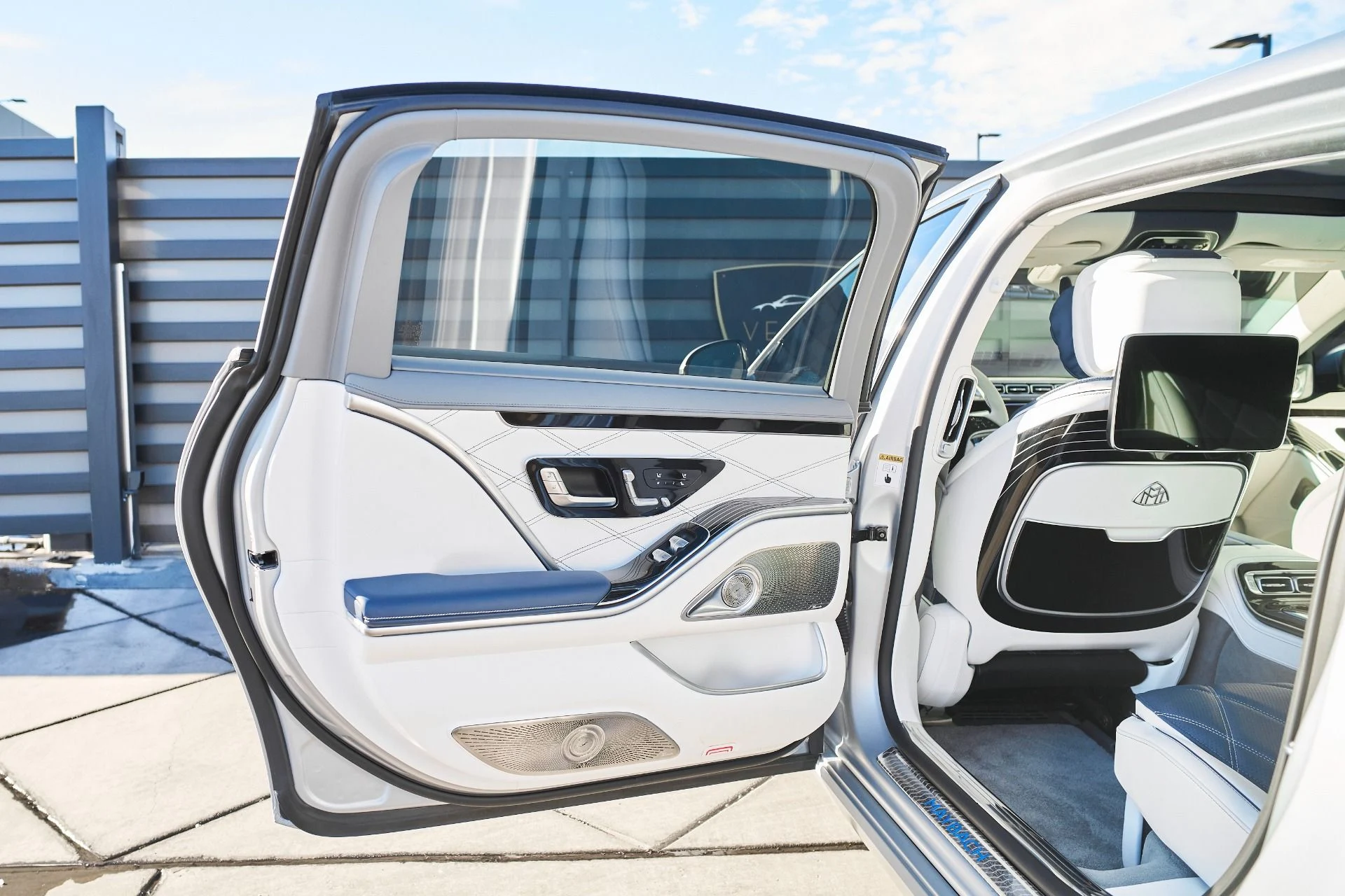 mph025_2814327597_Used_2024_Mercedes_Benz_S_Class_Maybach_S_680_1765936777_2d8a346a99