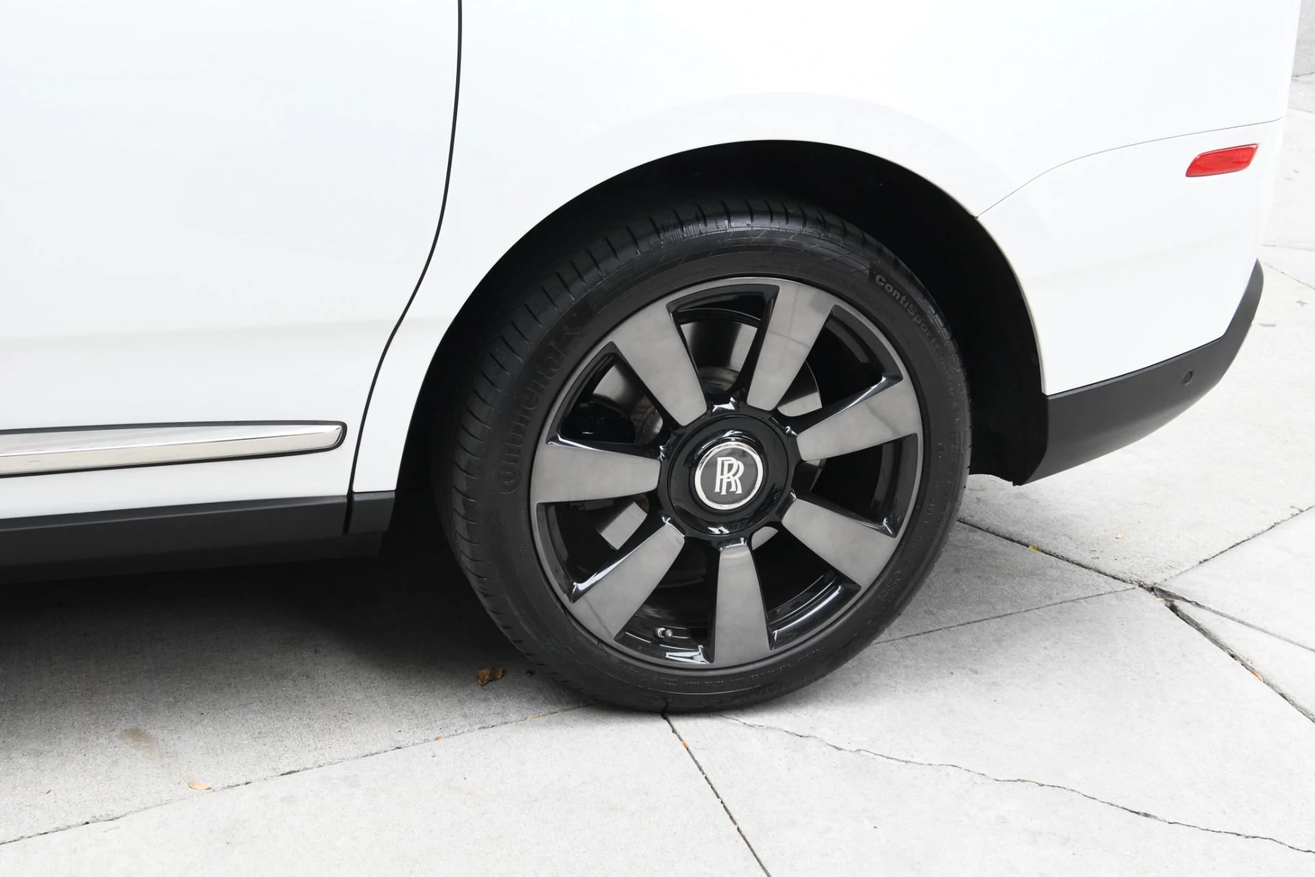 mph025_2818353027_10633_p27_l_310431c3d4